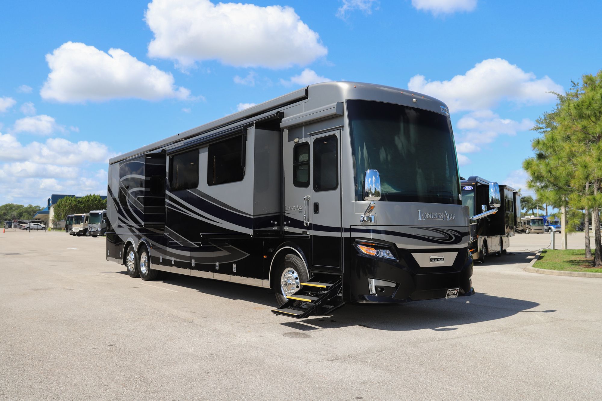 Used 2019 Newmar London Aire 4533 Class A  For Sale