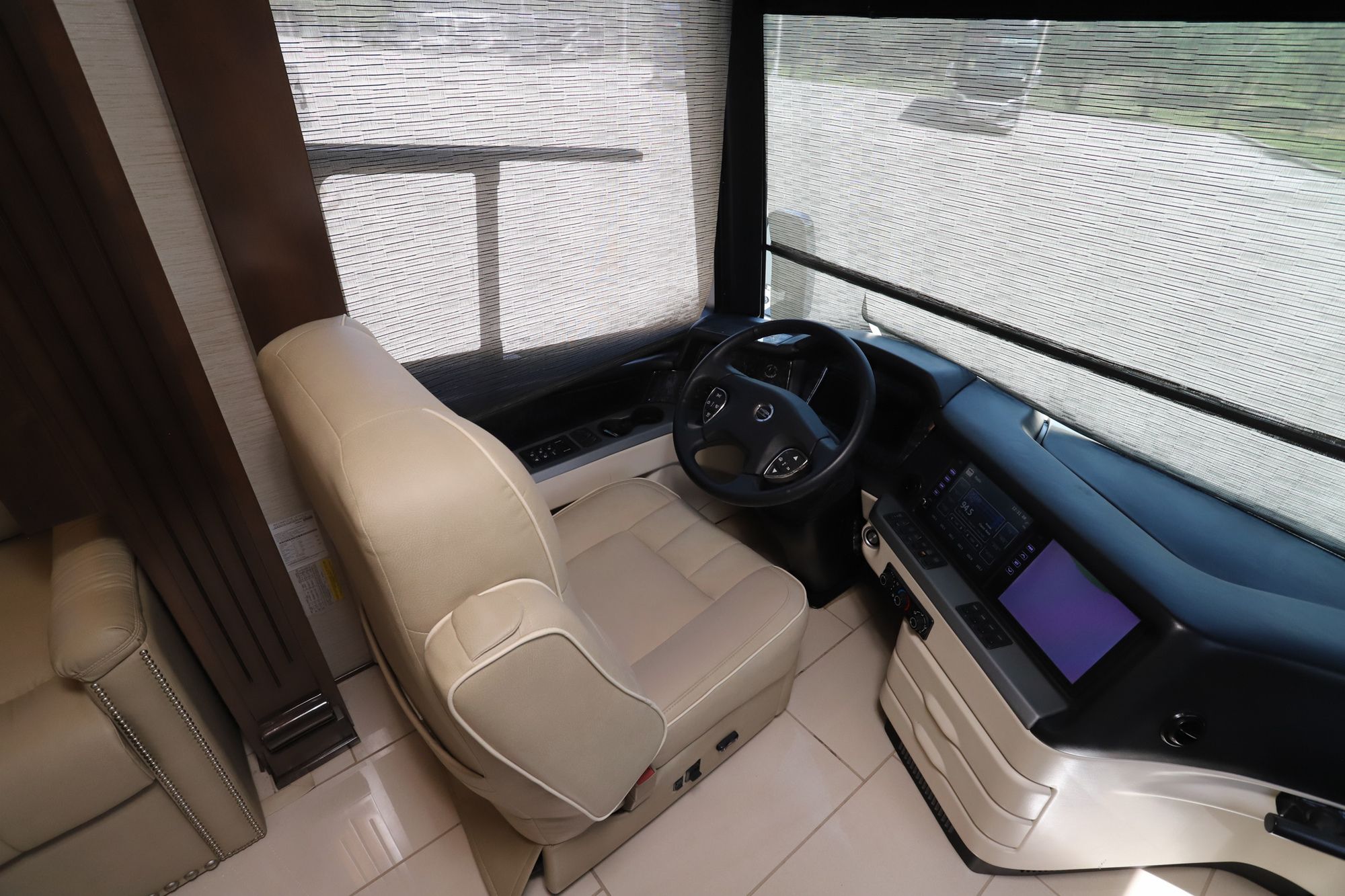 Used 2019 Newmar London Aire 4533 Class A  For Sale