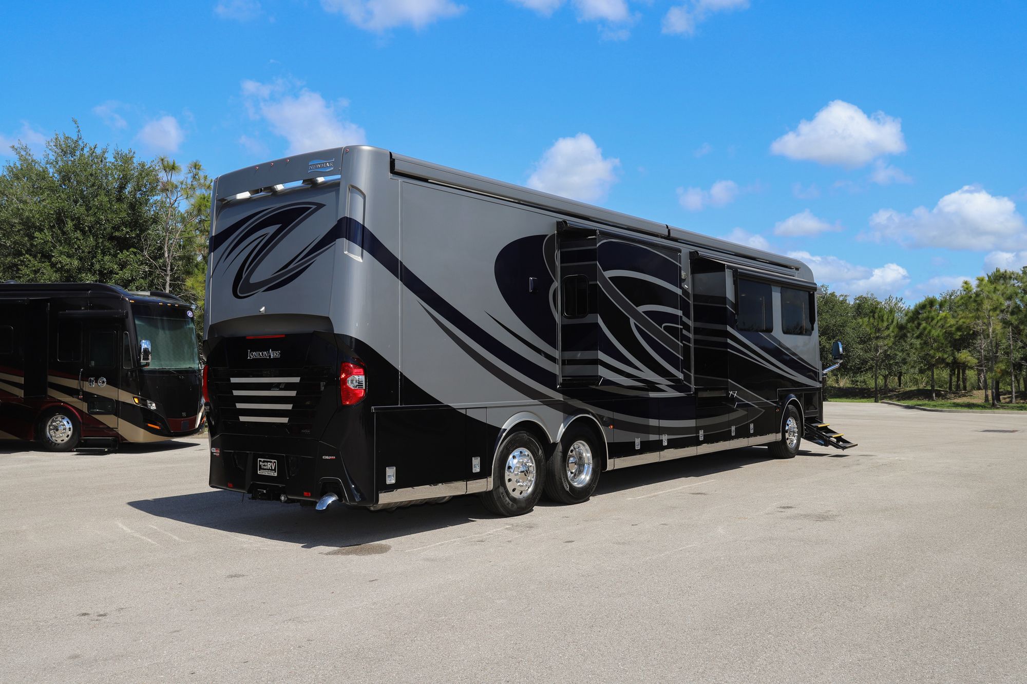 Used 2019 Newmar London Aire 4533 Class A  For Sale