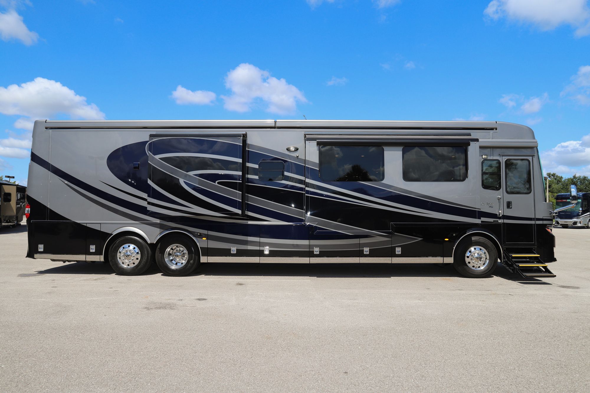 Used 2019 Newmar London Aire 4533 Class A  For Sale