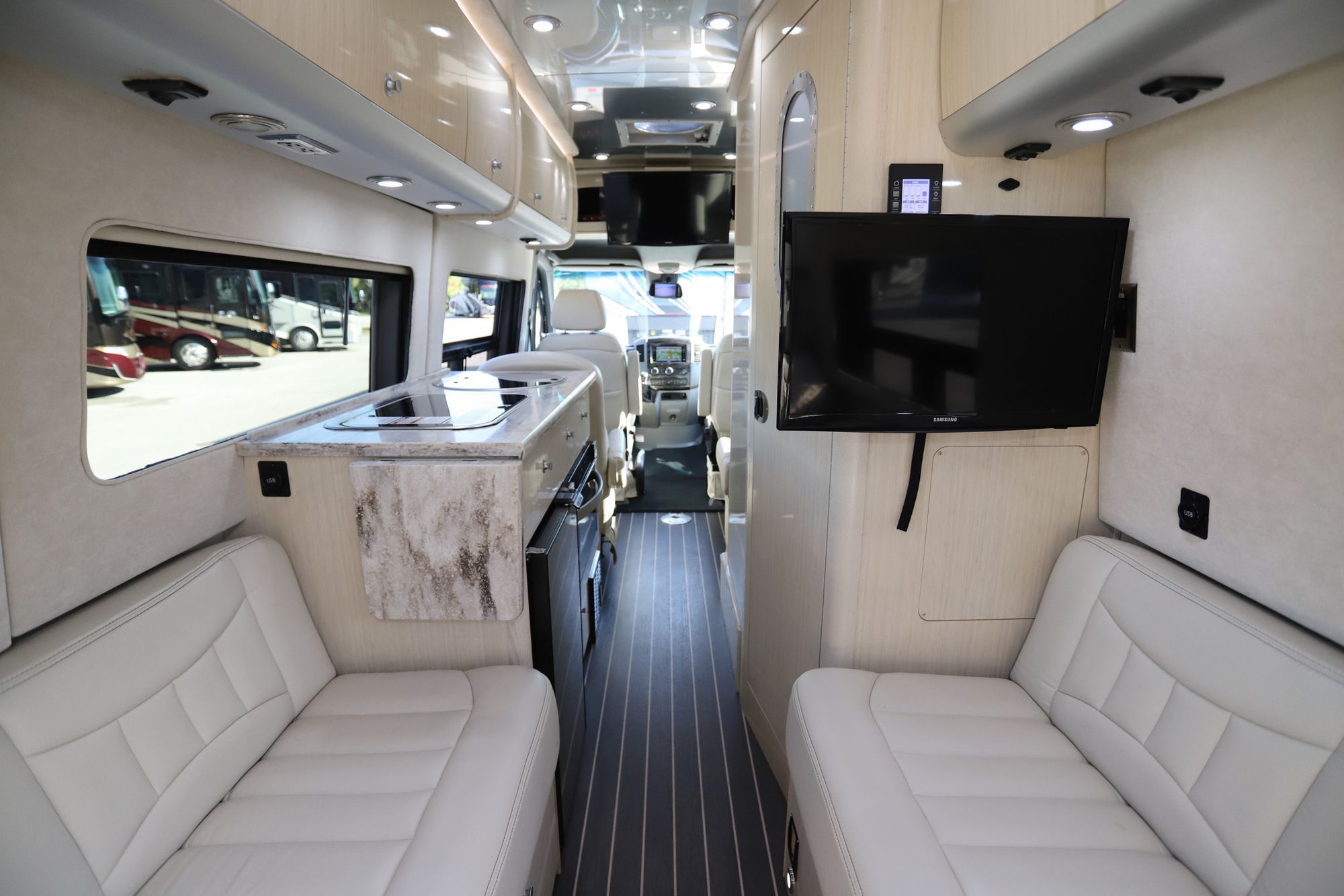 Used 2018 Airstream Interstate EXT LOUNGE Class B  For Sale