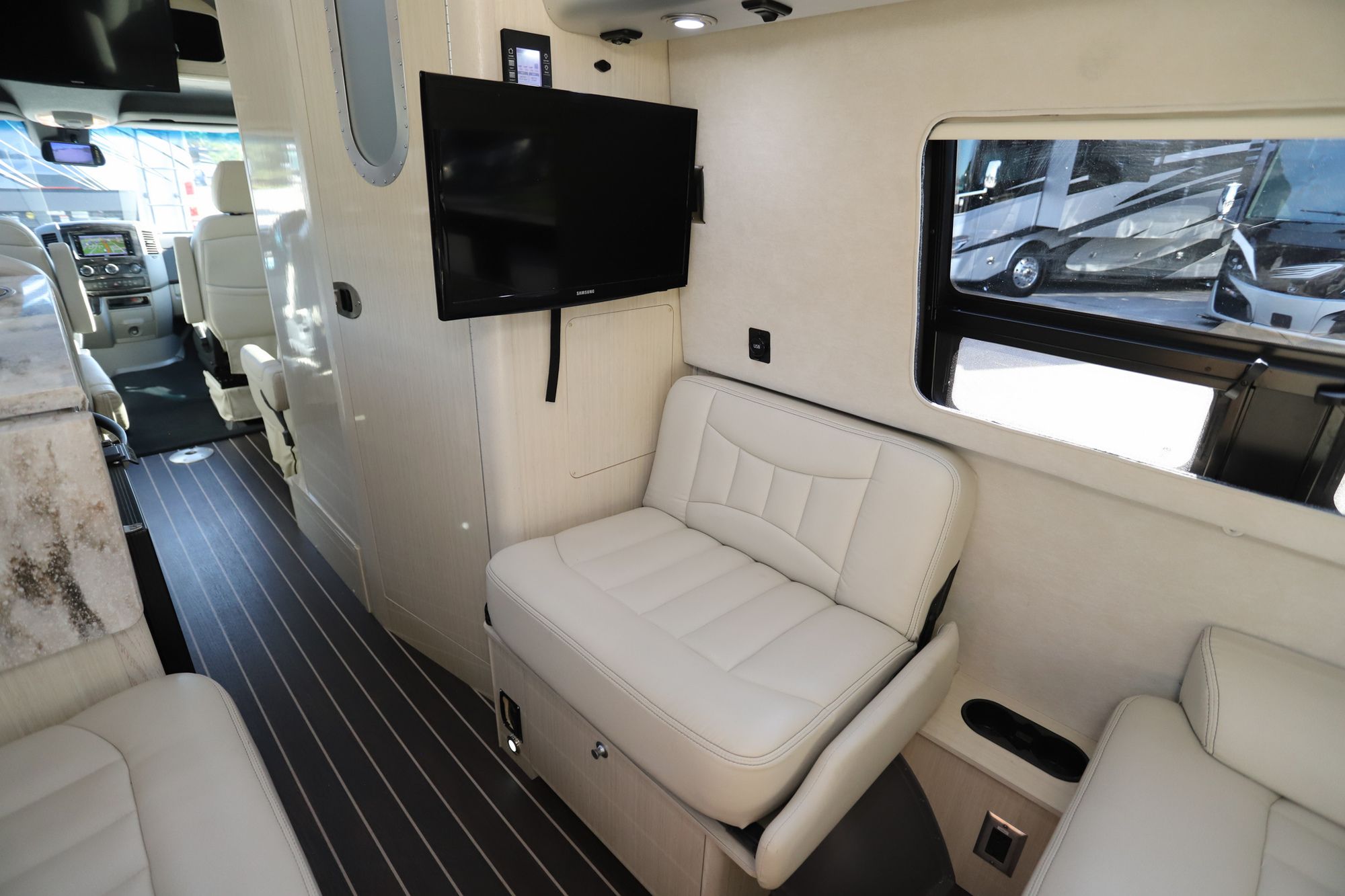 Used 2018 Airstream Interstate EXT LOUNGE Class B  For Sale