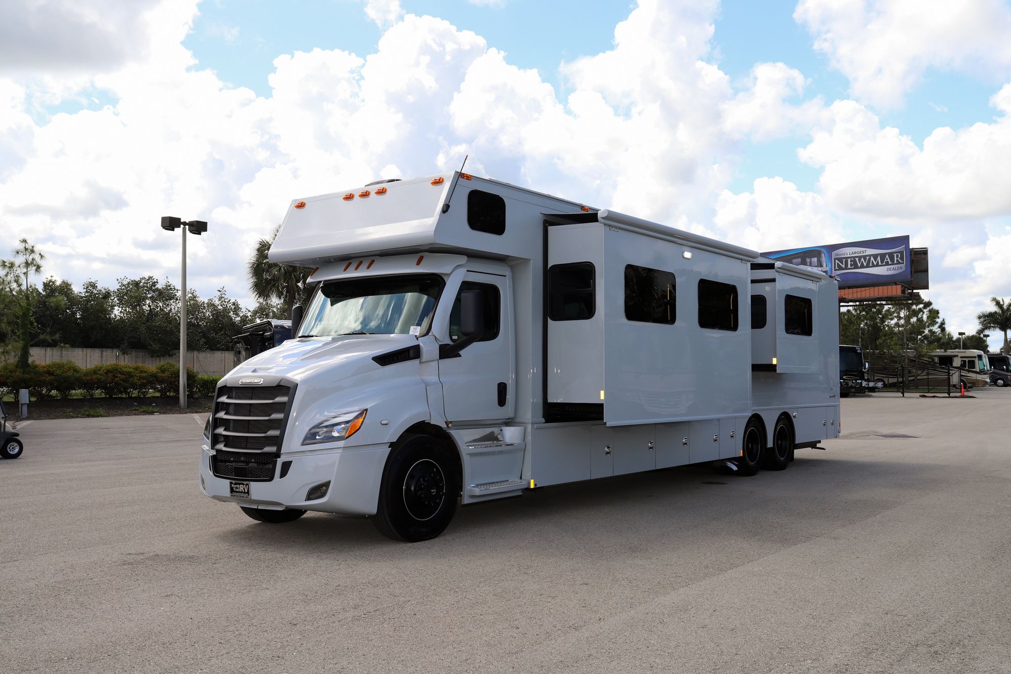 New 2022 Renegade Rv Classic Garage 2609 Super C  For Sale