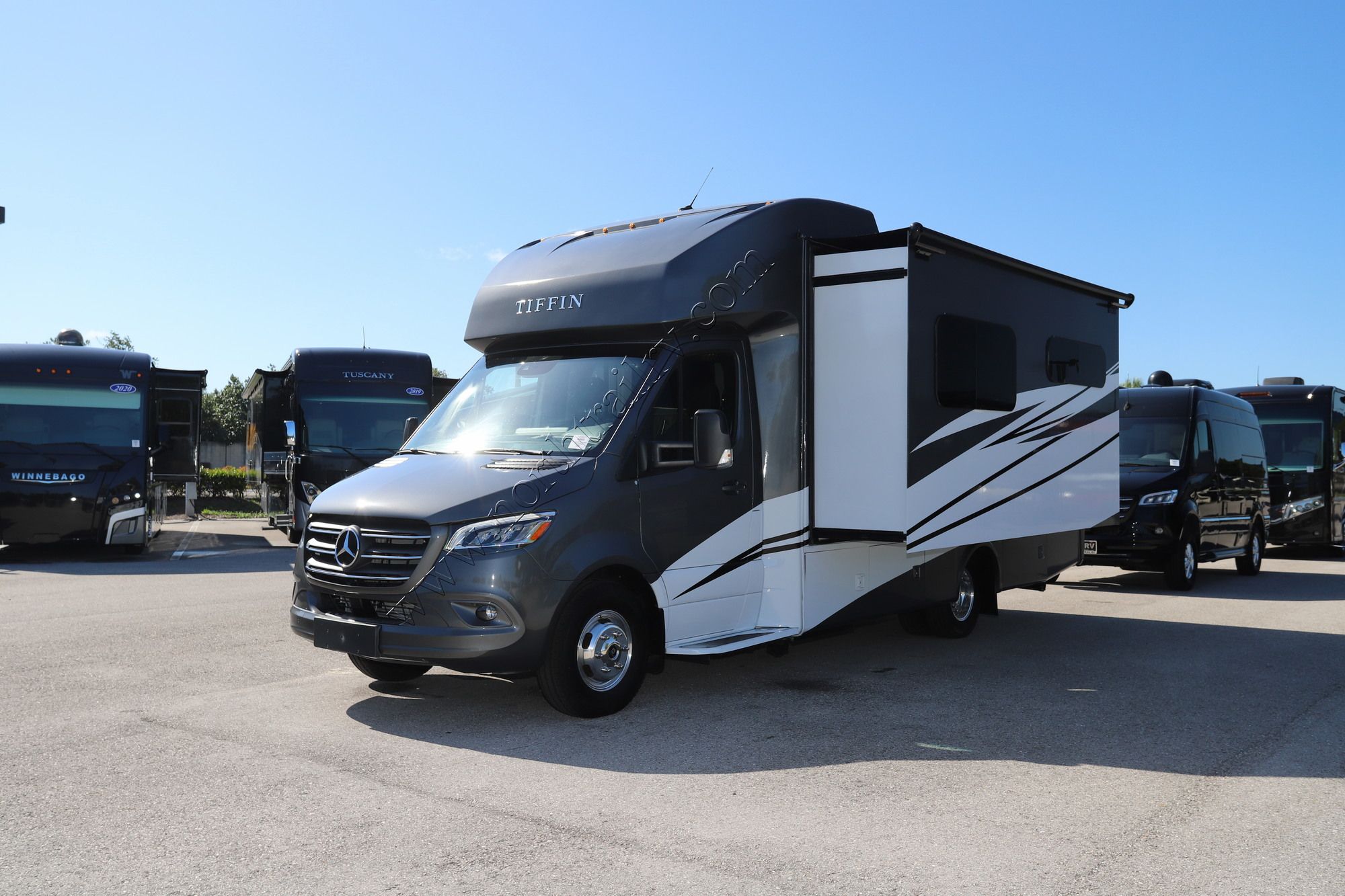 New 2022 Tiffin Motor Homes Wayfarer 25RW Class C  For Sale