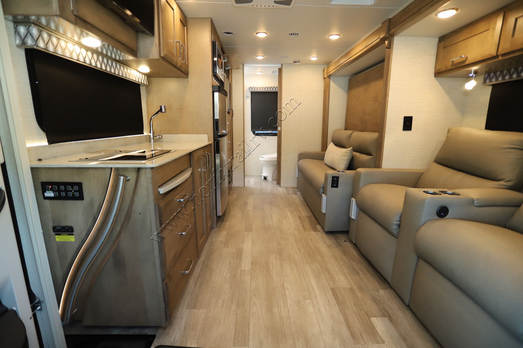 New 2022 Tiffin Motor Homes Wayfarer 25RW Class C  For Sale