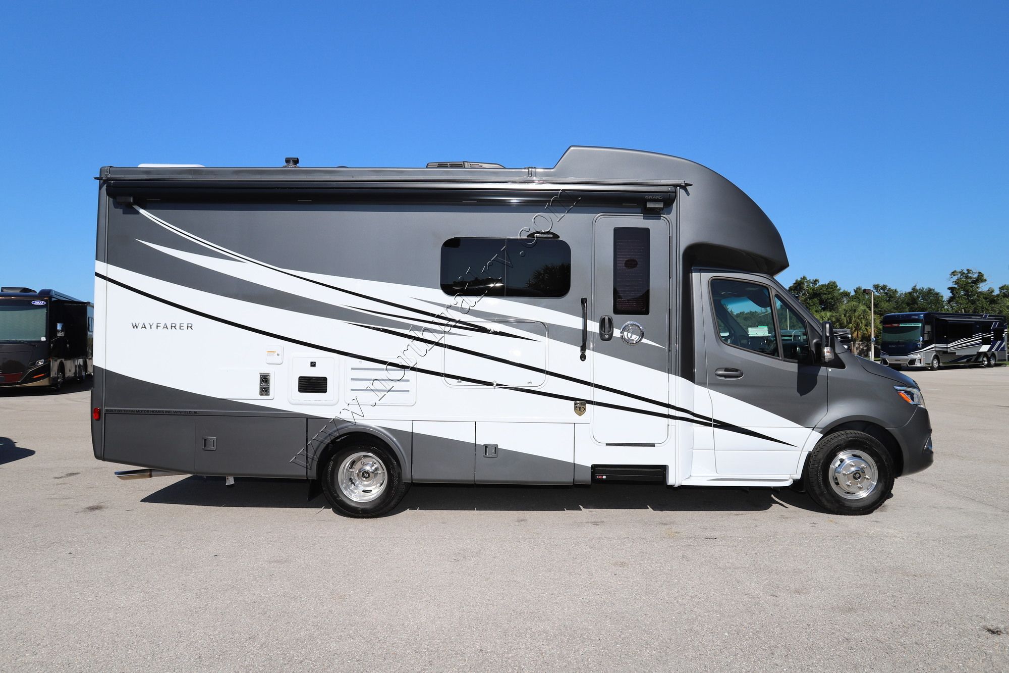 New 2022 Tiffin Motor Homes Wayfarer 25RW Class C  For Sale