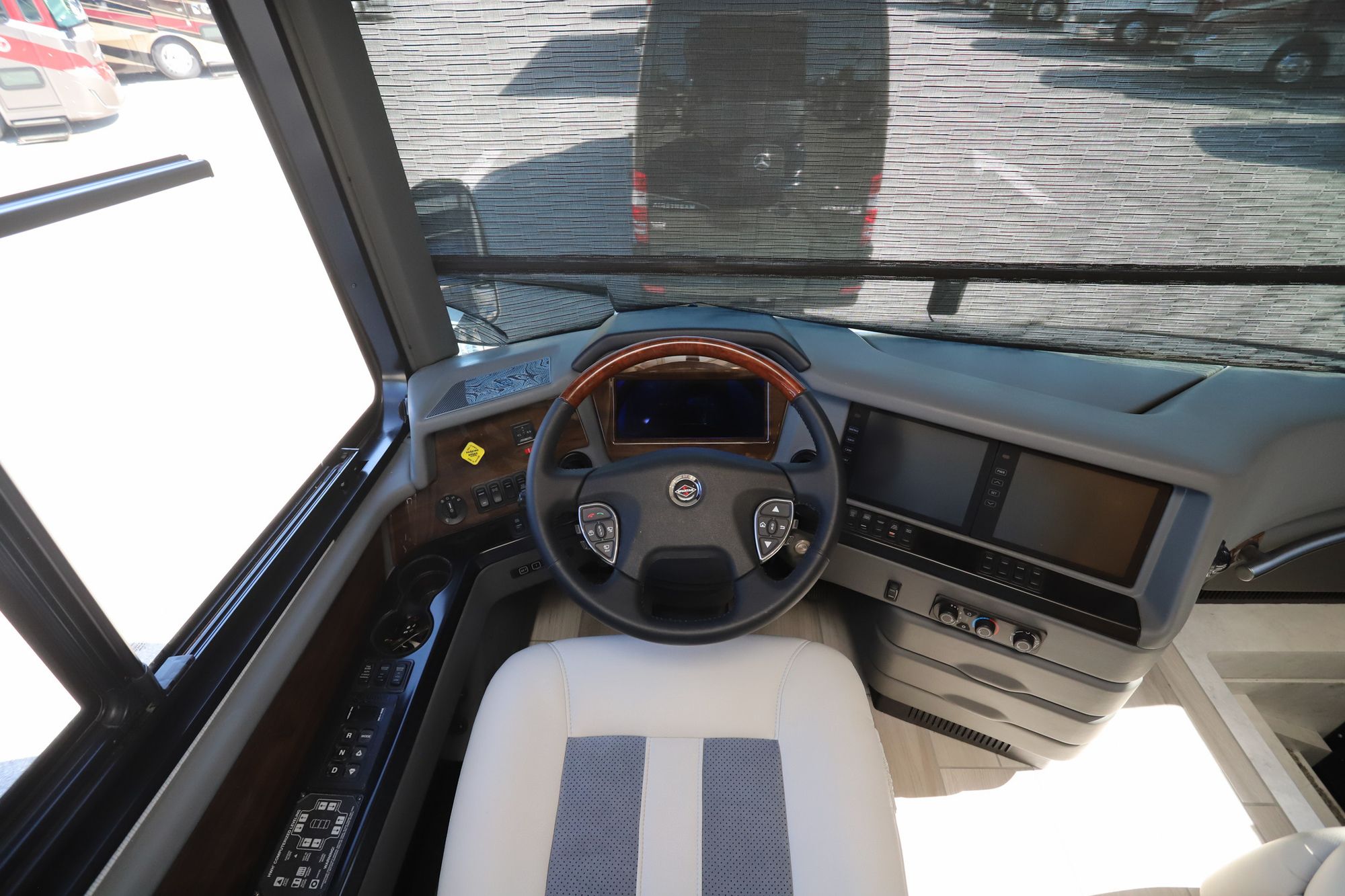 New 2022 Newmar Essex 4578 Class A  For Sale