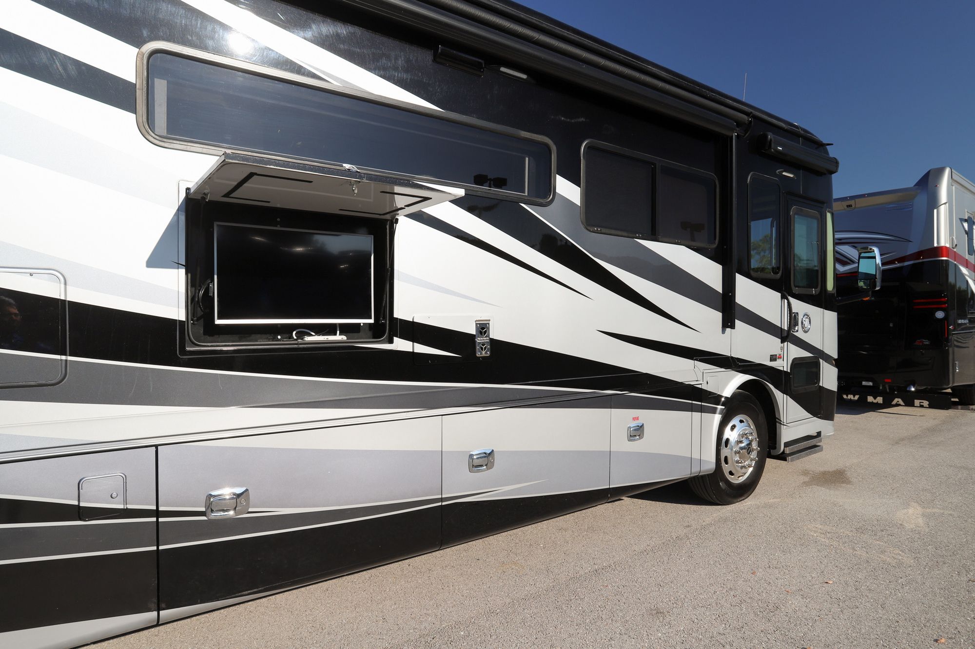 Used 2019 Tiffin Motor Homes Allegro Red 37PA Class A  For Sale