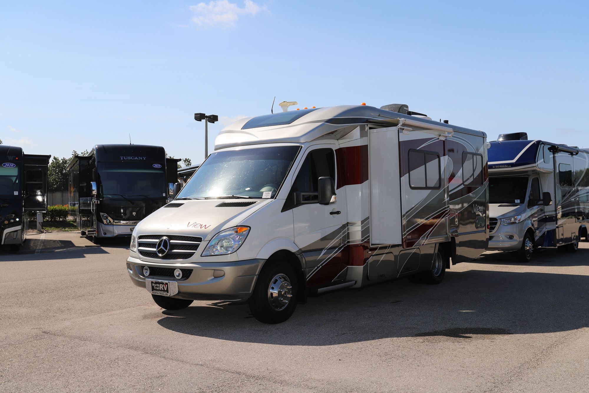 Used 2011 Winnebago View Profile 24G Class C  For Sale