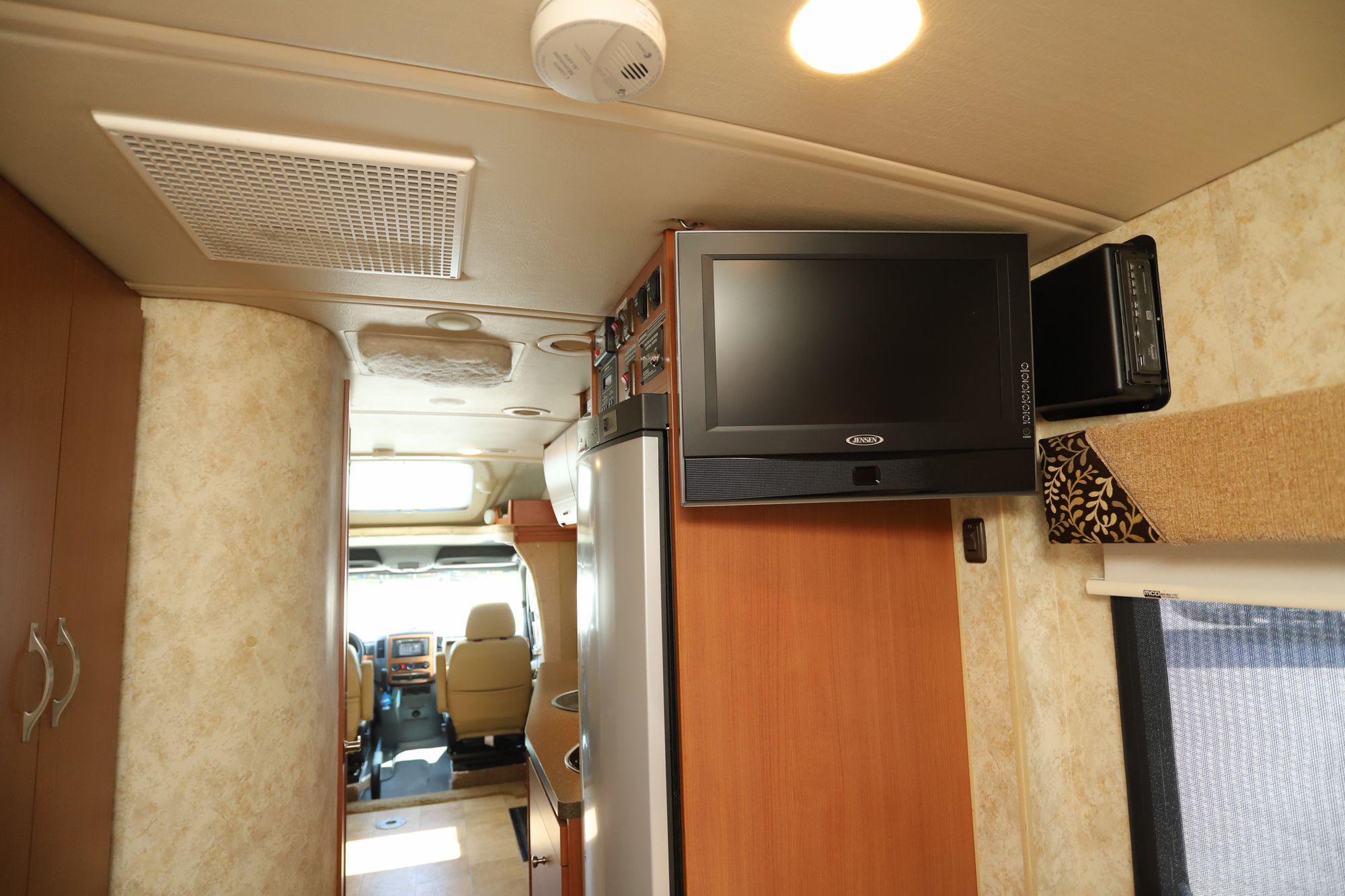 Used 2011 Winnebago View Profile 24G Class C  For Sale