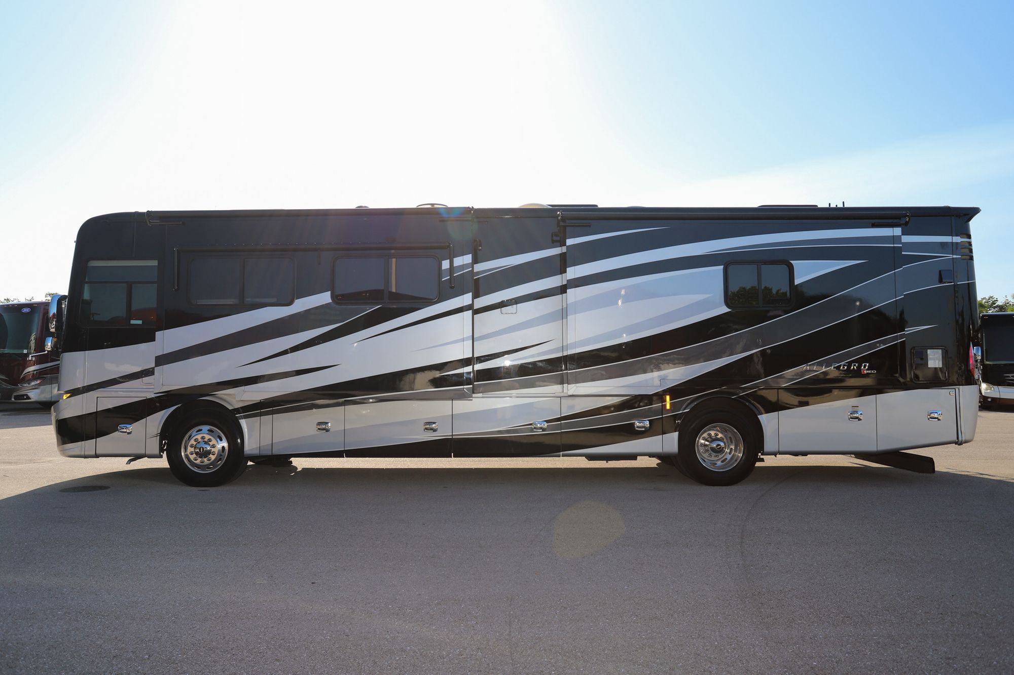 Used 2019 Tiffin Motor Homes Allegro Red 37PA Class A  For Sale