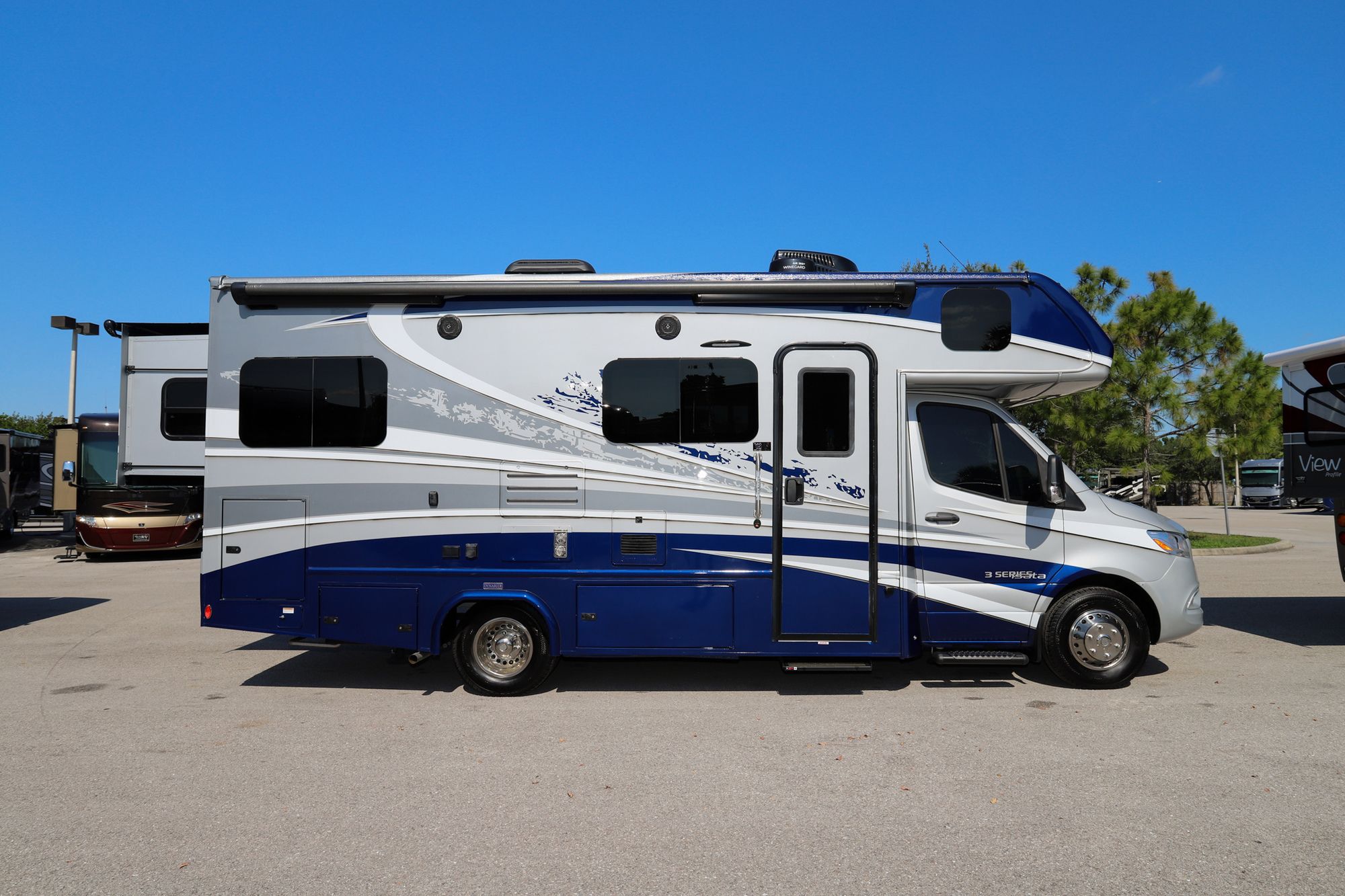 Used 2021 Dynamax Isata 3 24RW Class C  For Sale