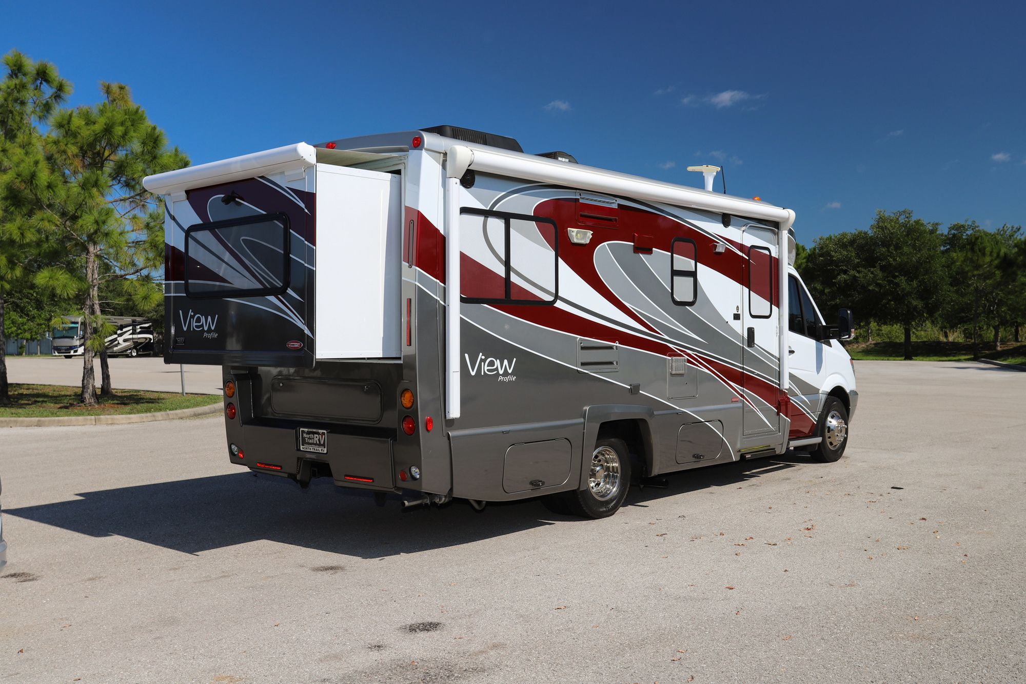 Used 2011 Winnebago View Profile 24G Class C  For Sale