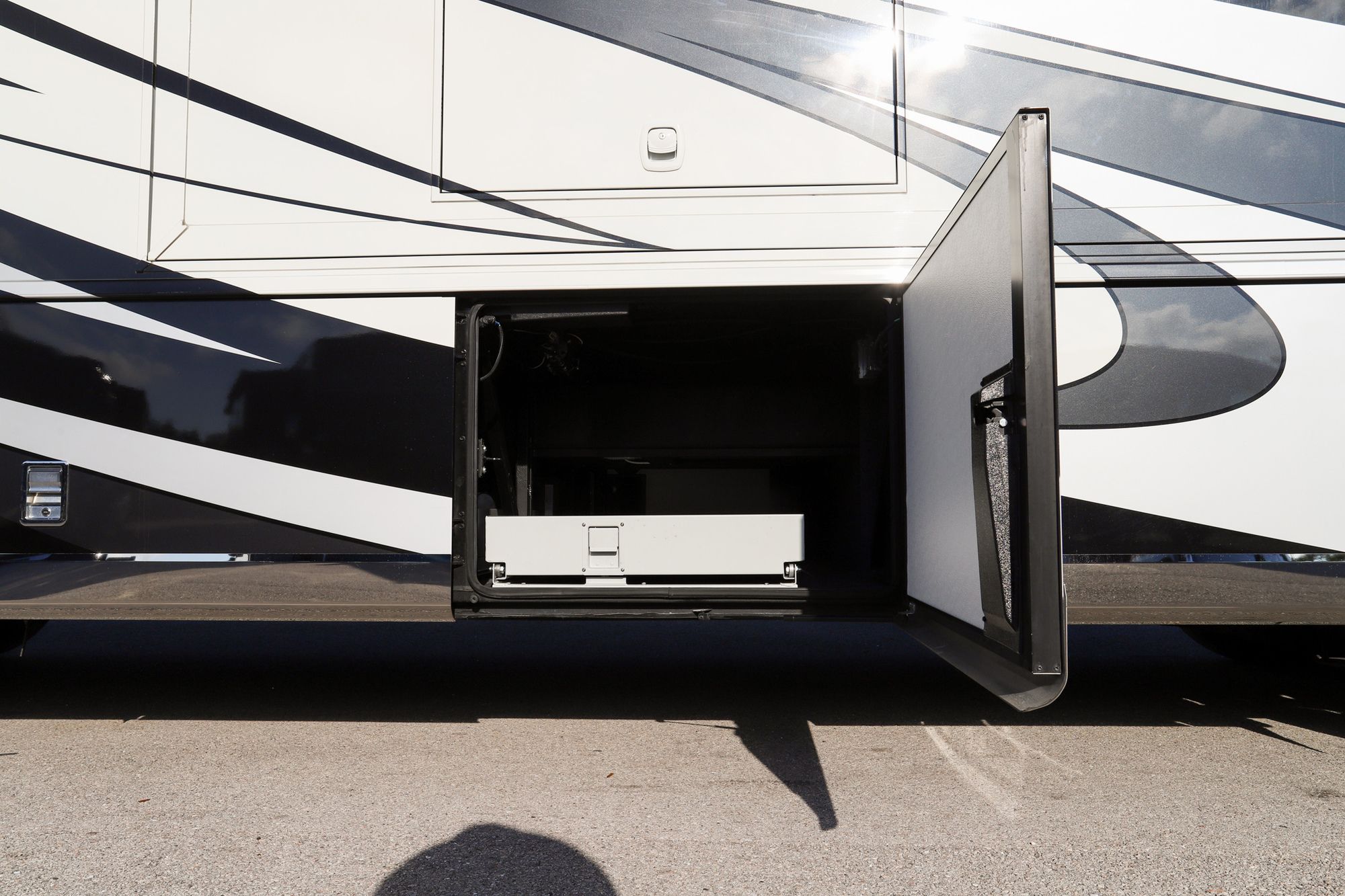 Used 2017 Newmar Dutch Star 4018 Class A  For Sale