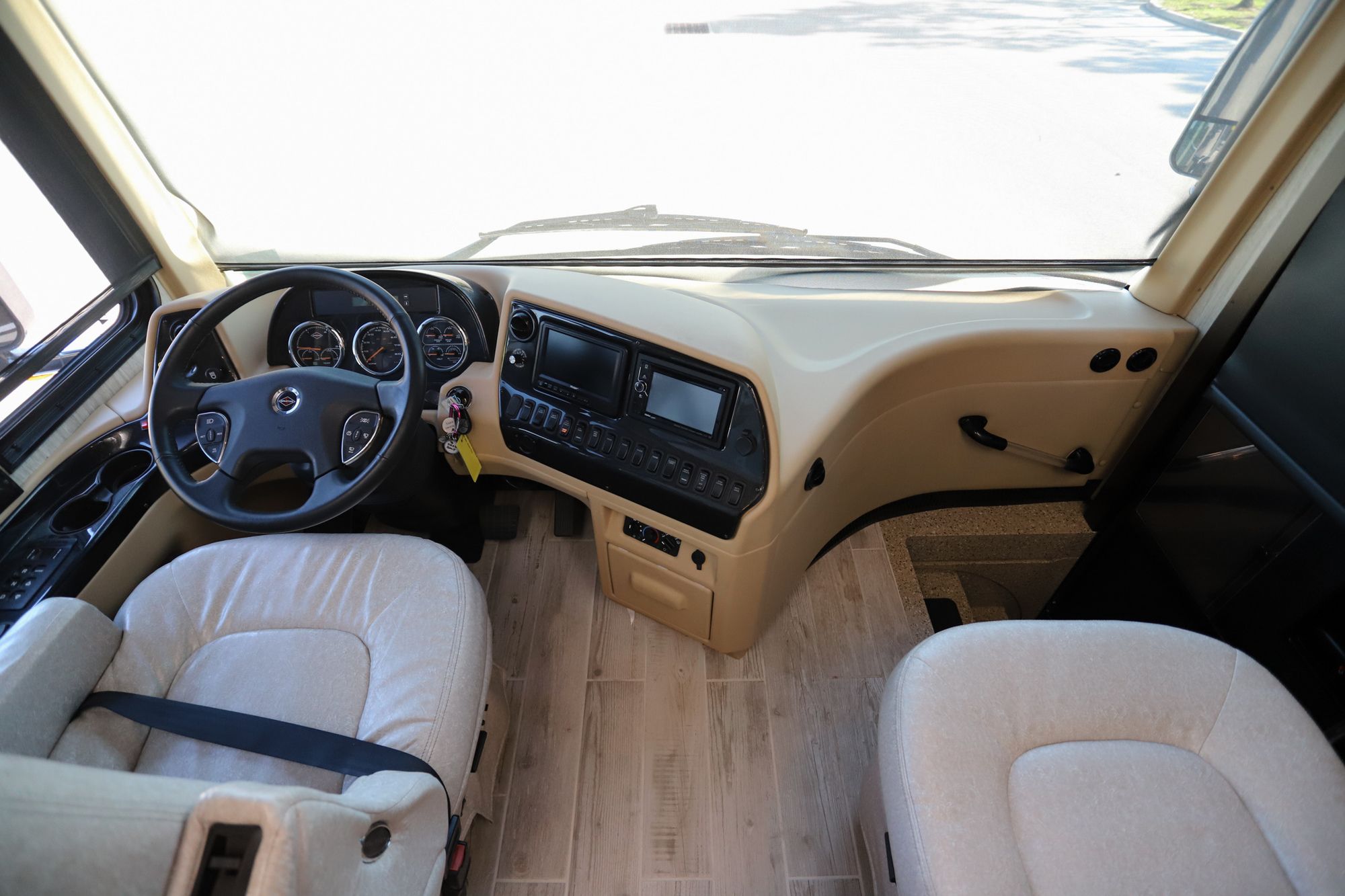 Used 2017 Newmar Dutch Star 4018 Class A  For Sale