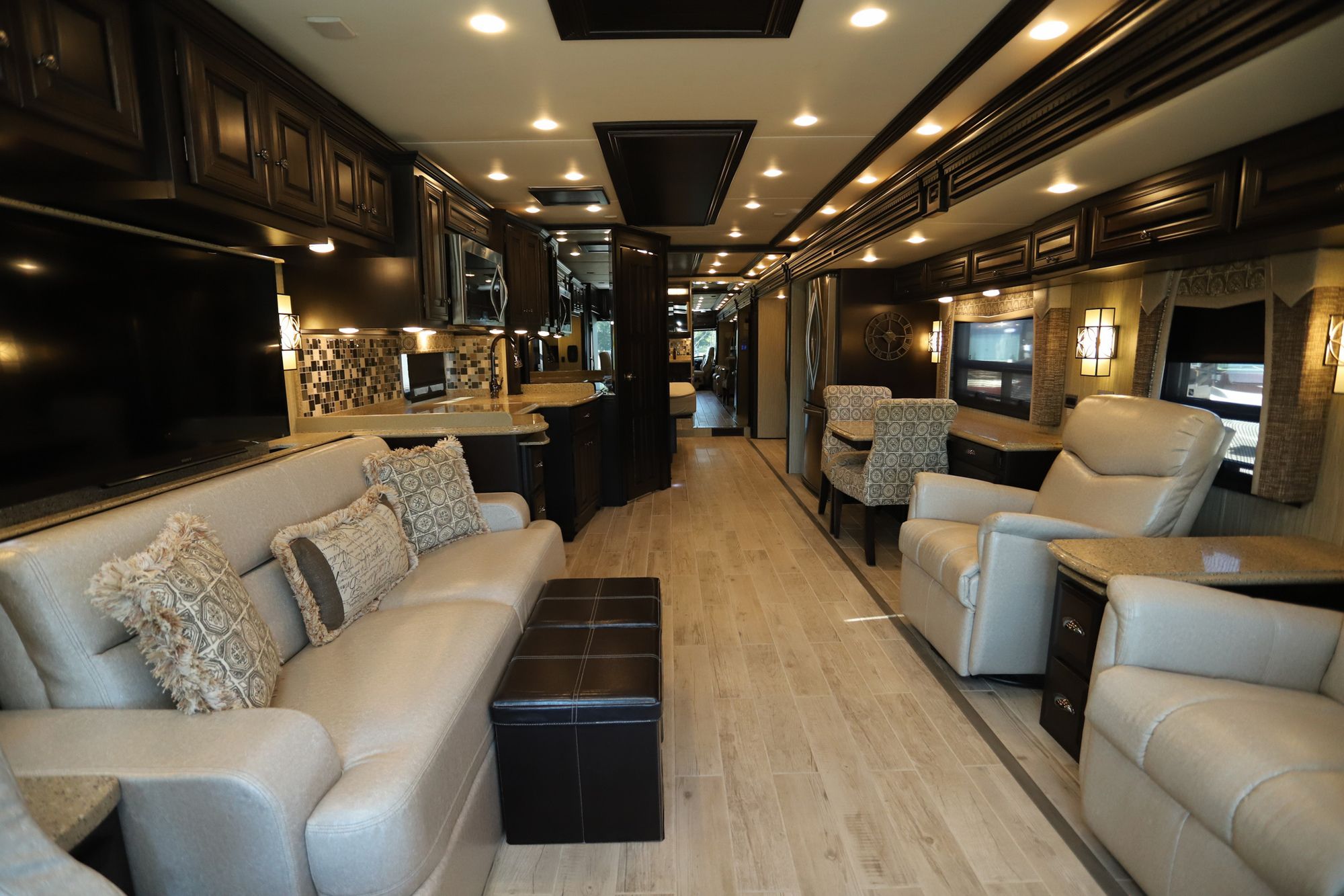 Used 2017 Newmar Dutch Star 4018 Class A  For Sale