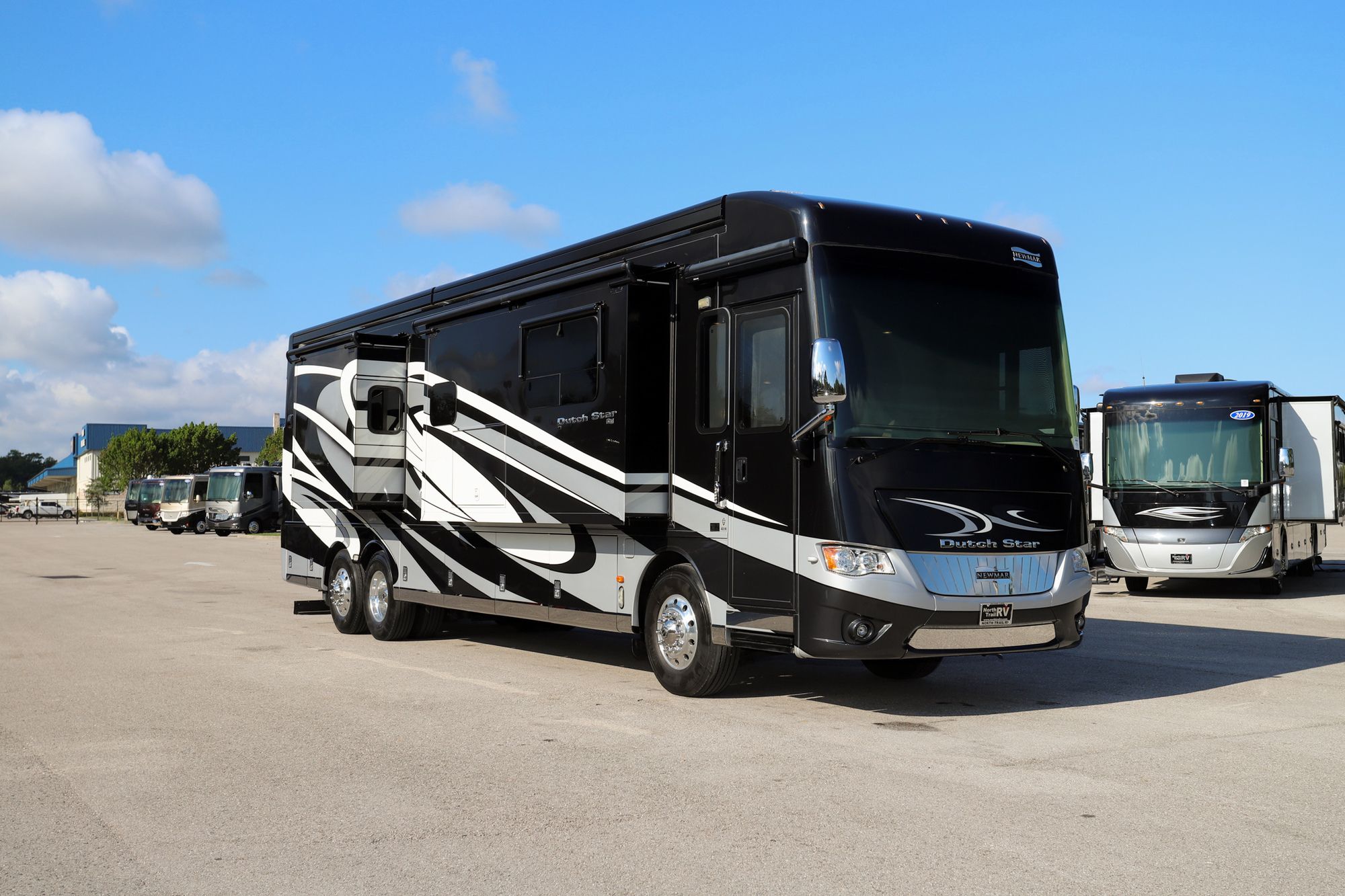 Used 2017 Newmar Dutch Star 4018 Class A  For Sale