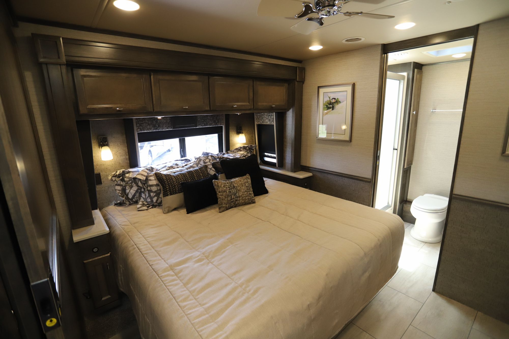 New 2022 Tiffin Motor Homes Allegro 36UA Class A  For Sale