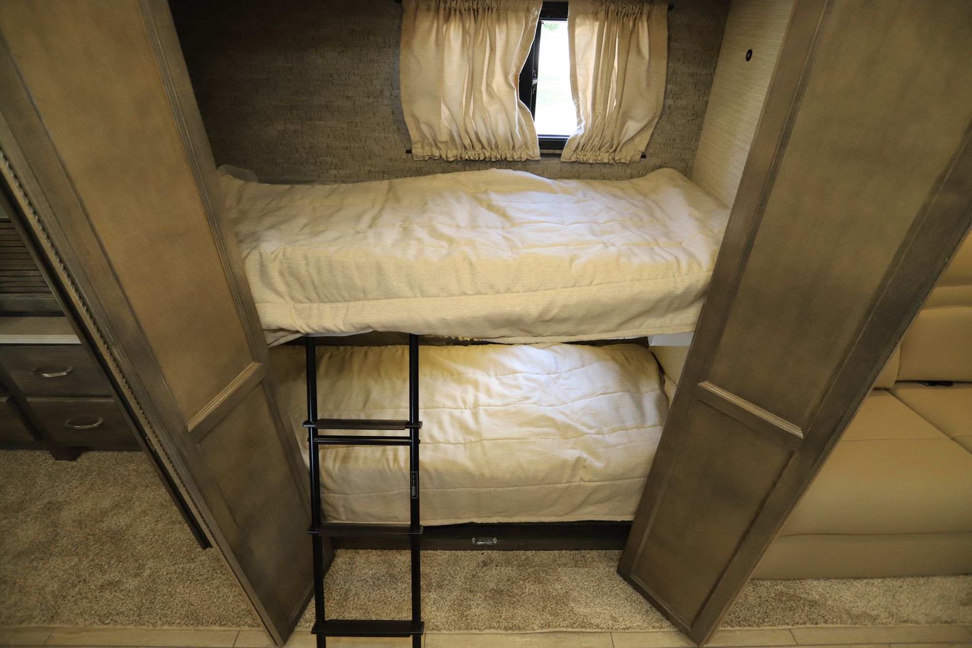 New 2022 Tiffin Motor Homes Allegro 36UA Class A  For Sale
