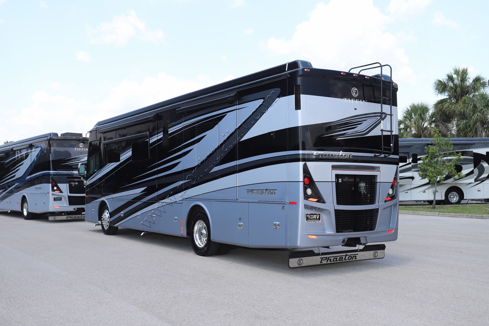 New 2022 Tiffin Motor Homes Phaeton 37BH Class A  For Sale