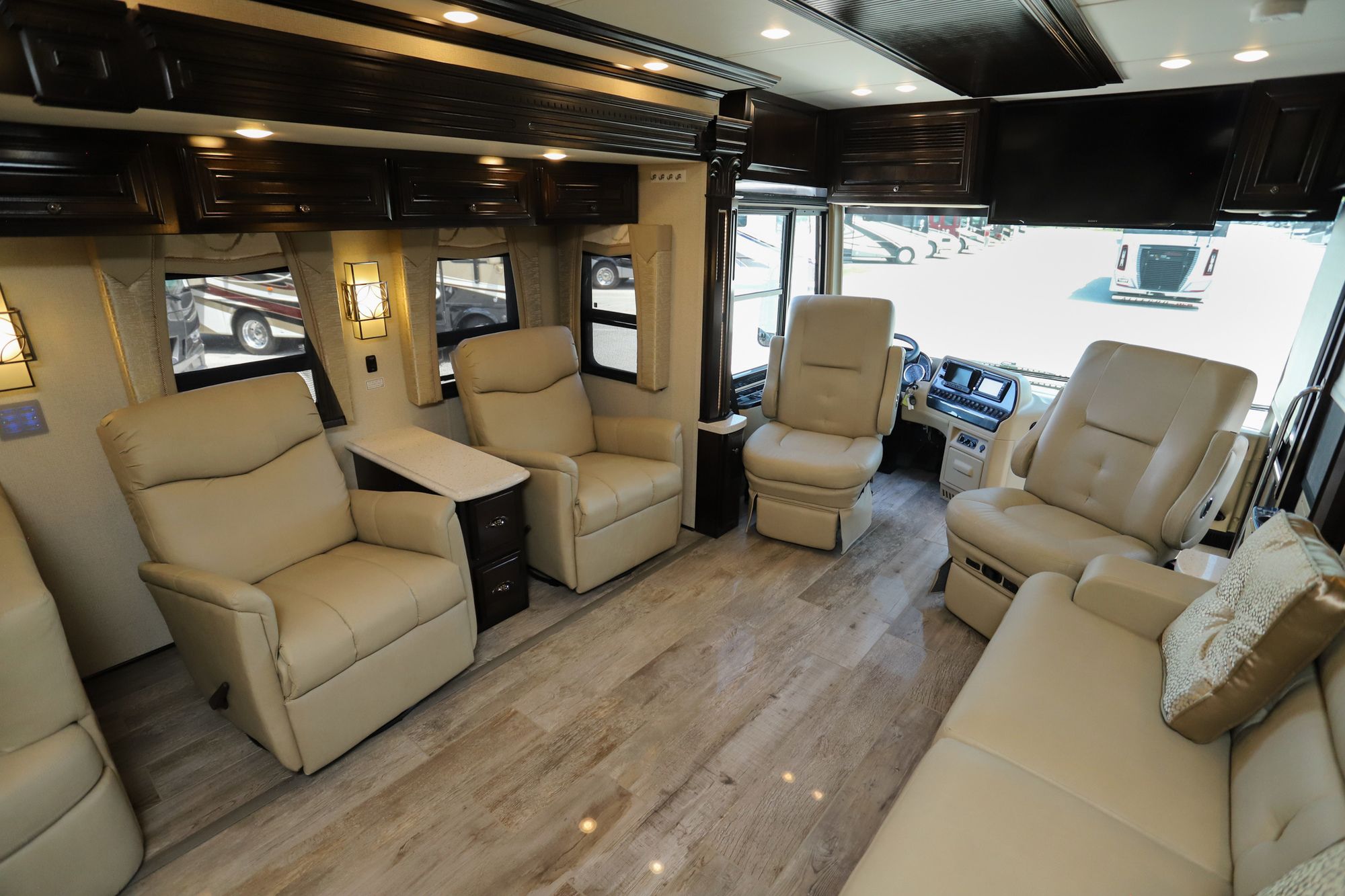 Used 2018 Newmar Dutch Star 4018 Class A  For Sale