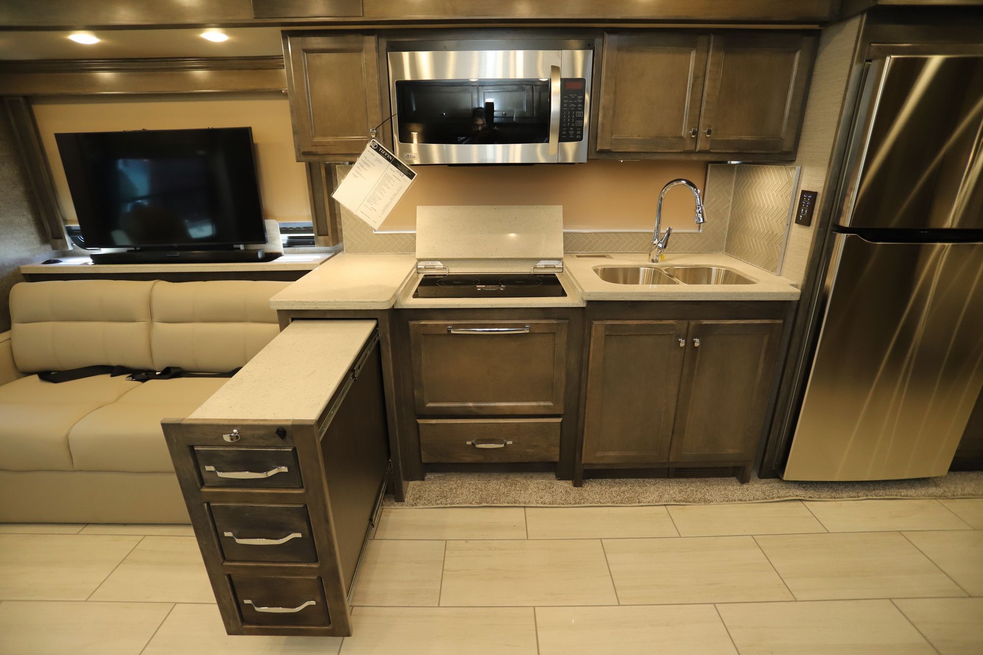 New 2022 Tiffin Motor Homes Allegro Red 37BA Class A  For Sale