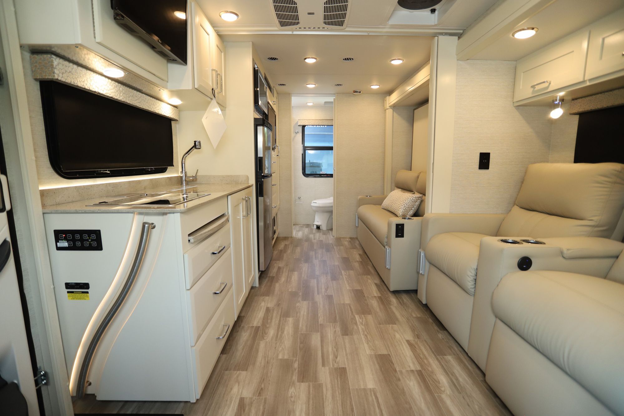 New 2022 Tiffin Motor Homes Wayfarer 25RW Class C  For Sale