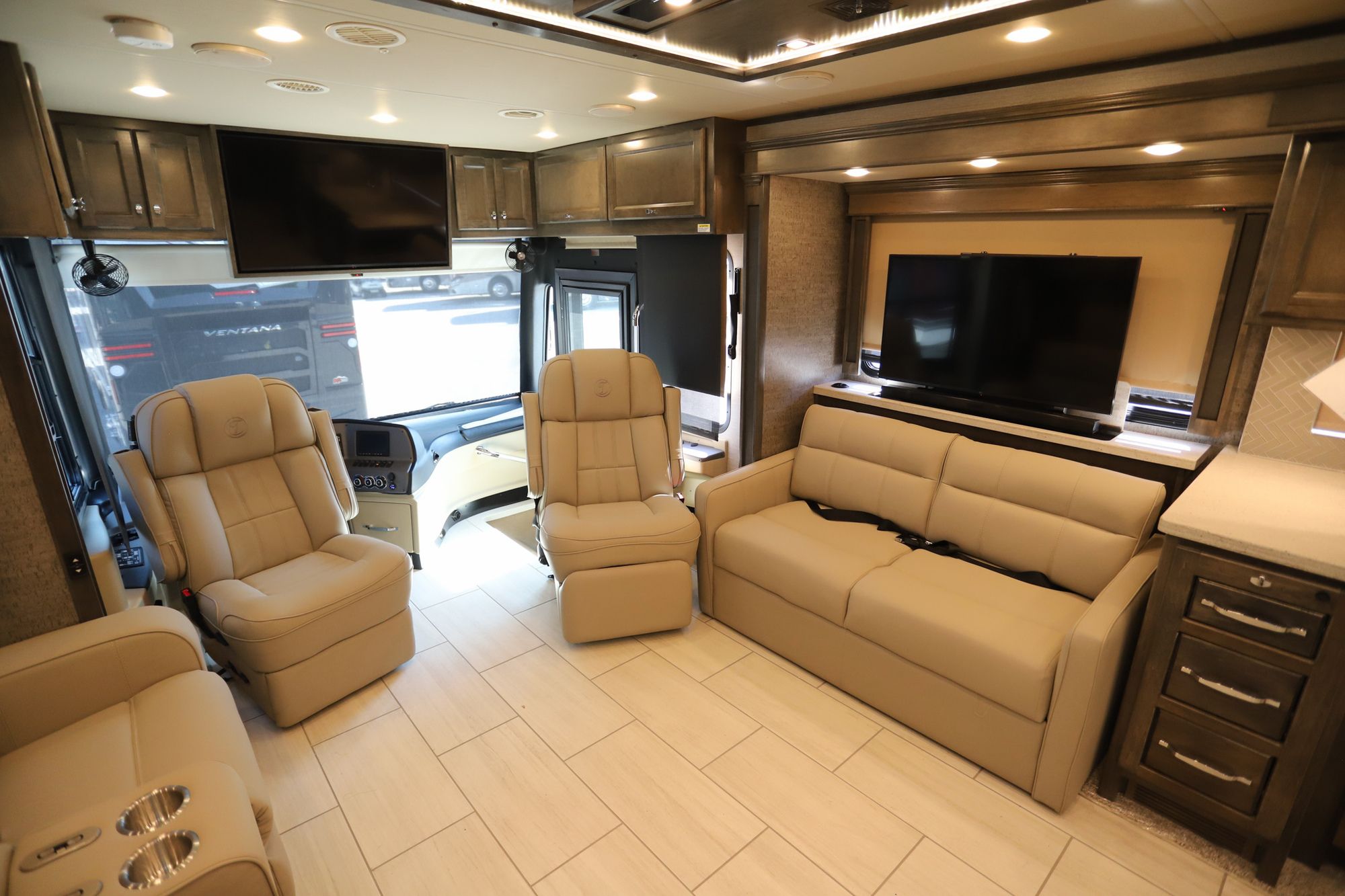 New 2022 Tiffin Motor Homes Allegro Red 37BA Class A  For Sale