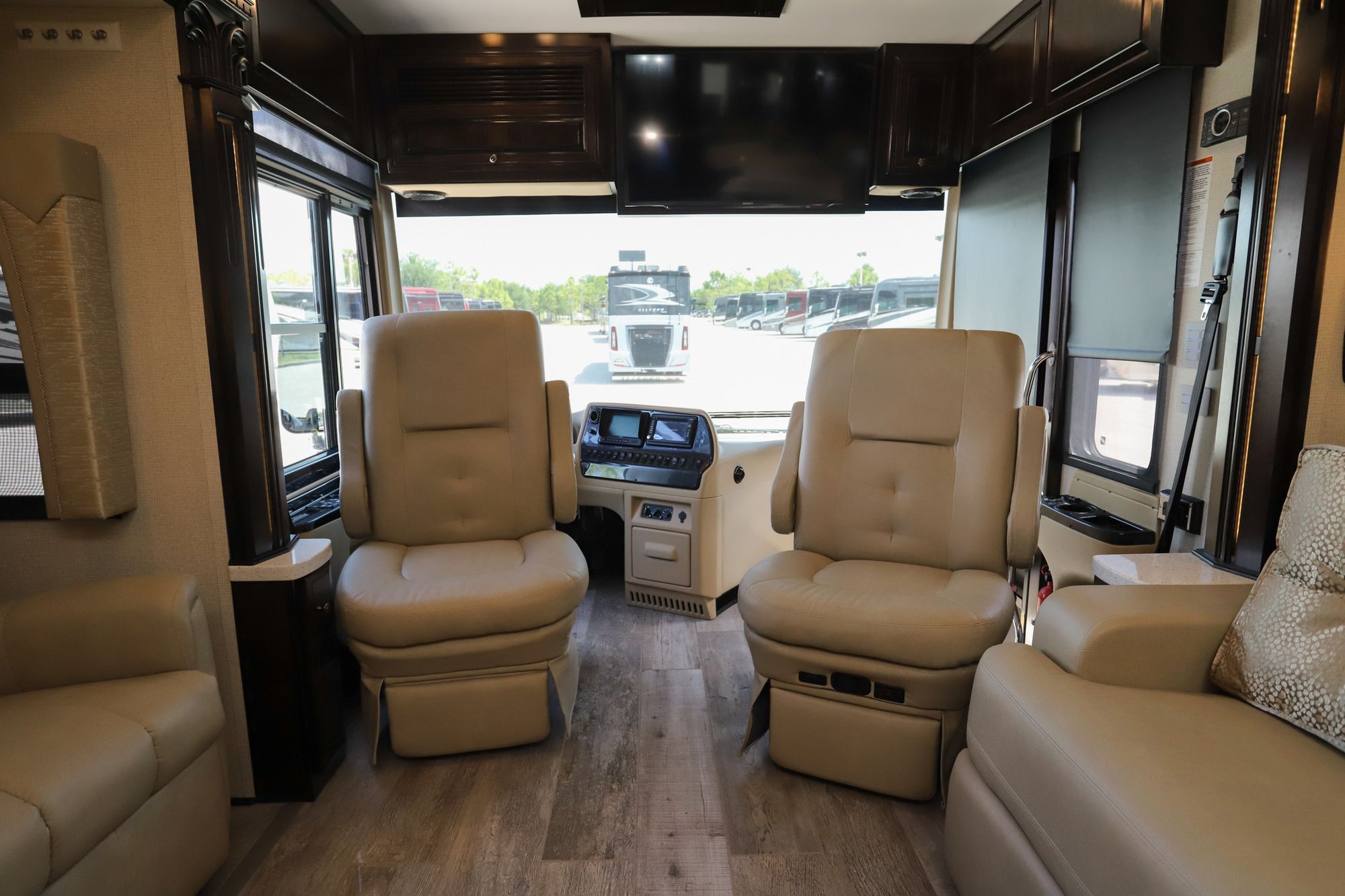 Used 2018 Newmar Dutch Star 4018 Class A  For Sale