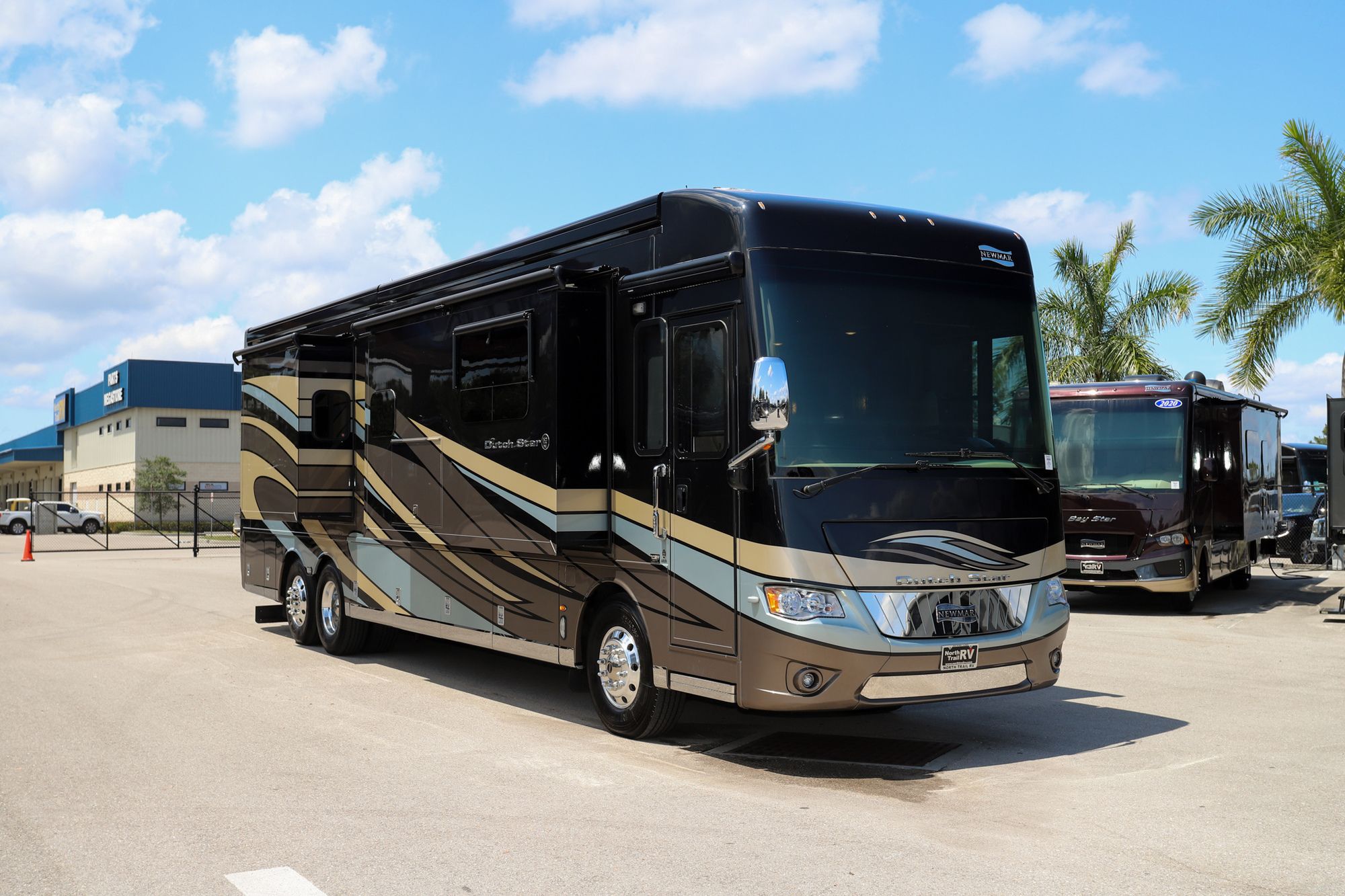 Used 2018 Newmar Dutch Star 4018 Class A  For Sale