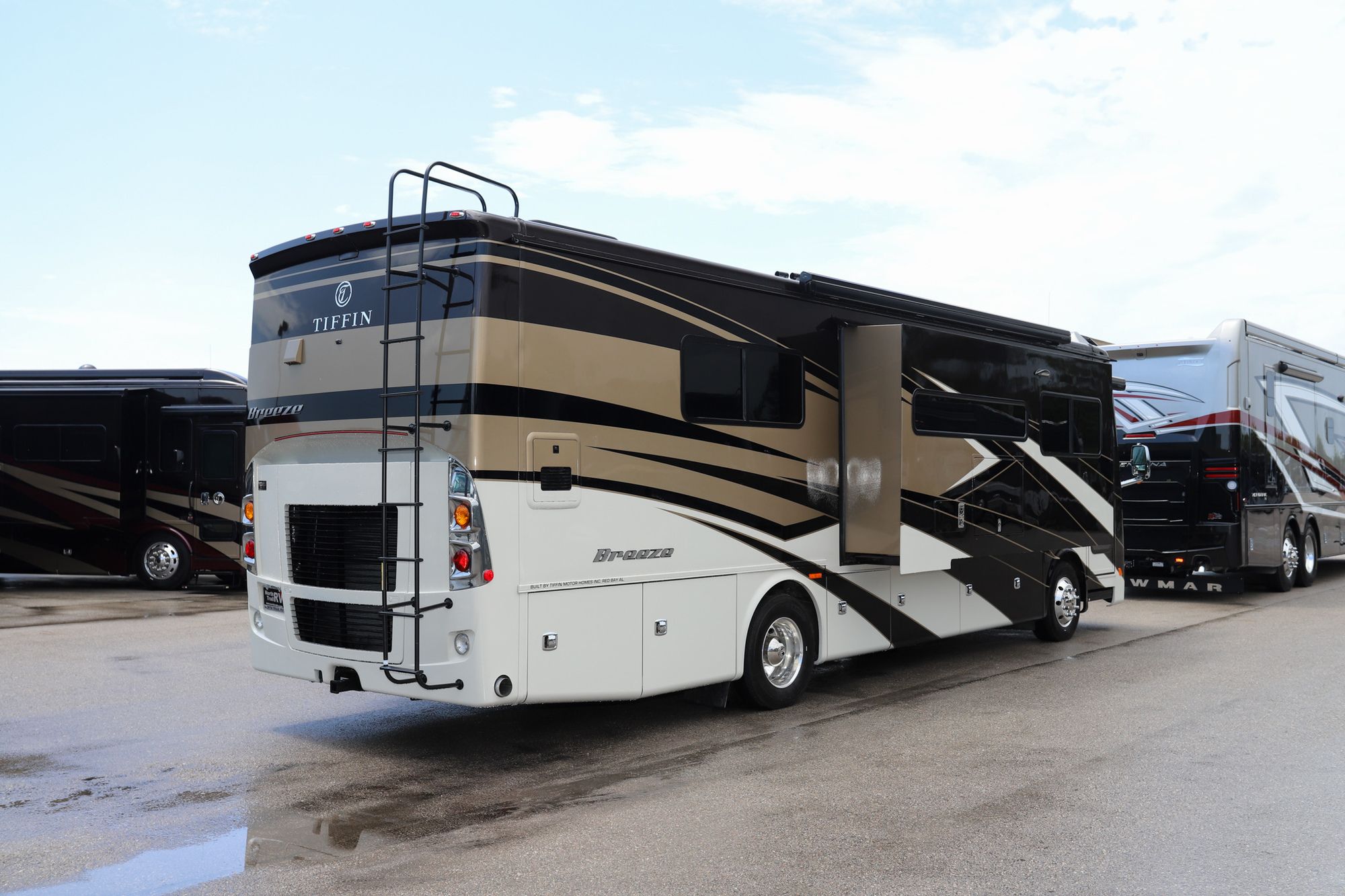 New 2022 Tiffin Motor Homes Breeze 33BR Class A  For Sale