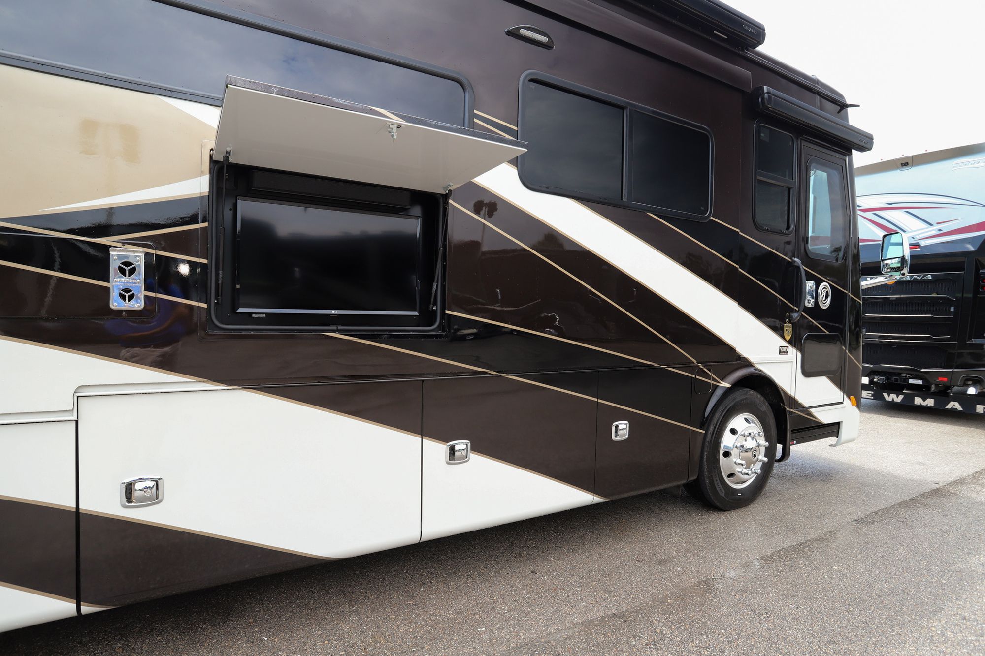 New 2022 Tiffin Motor Homes Breeze 33BR Class A  For Sale