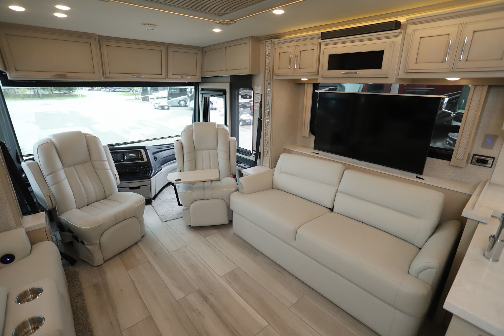 New 2022 Newmar Ventana 3717 Class A  For Sale