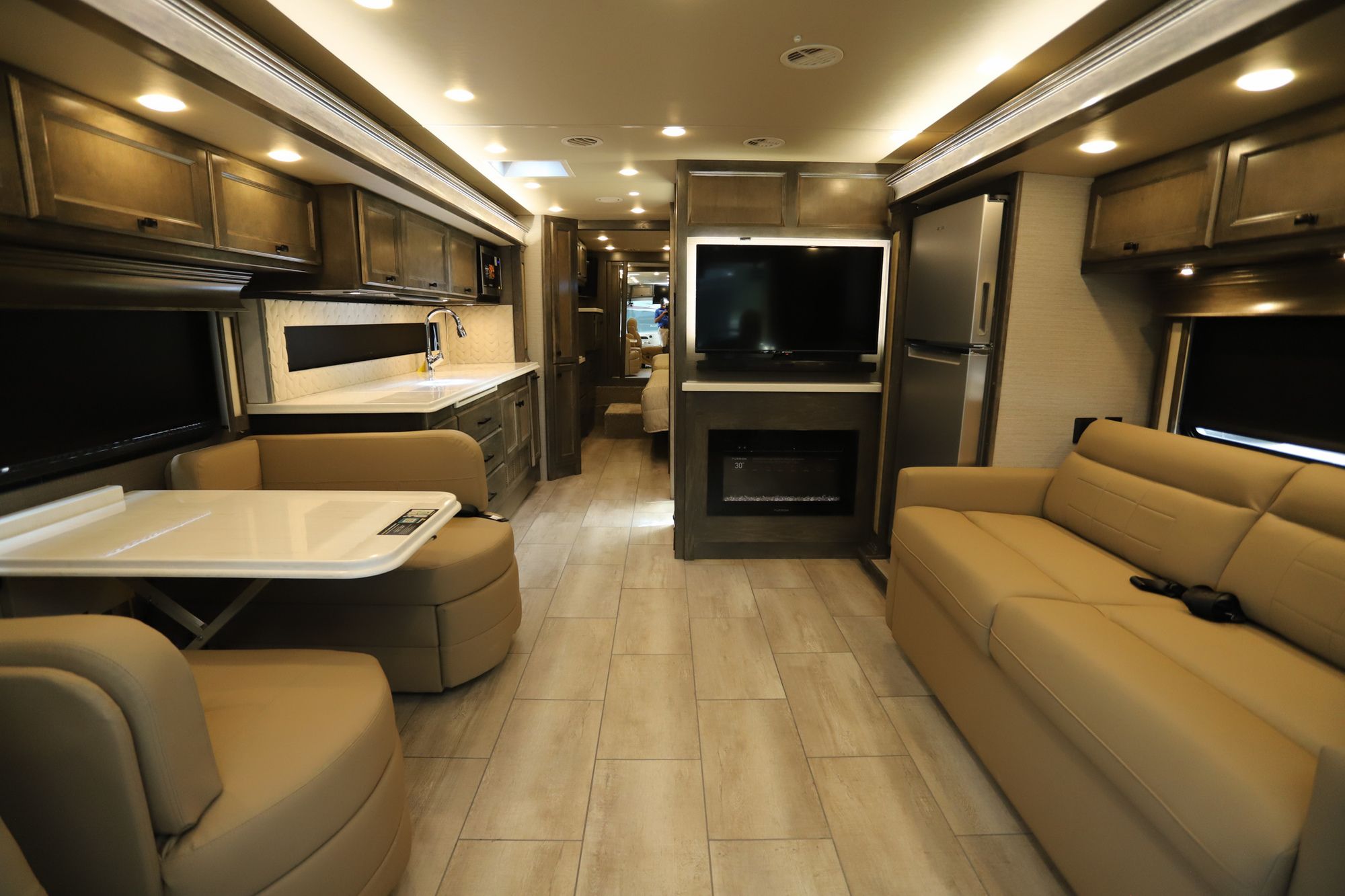 New 2022 Tiffin Motor Homes Breeze 33BR Class A  For Sale