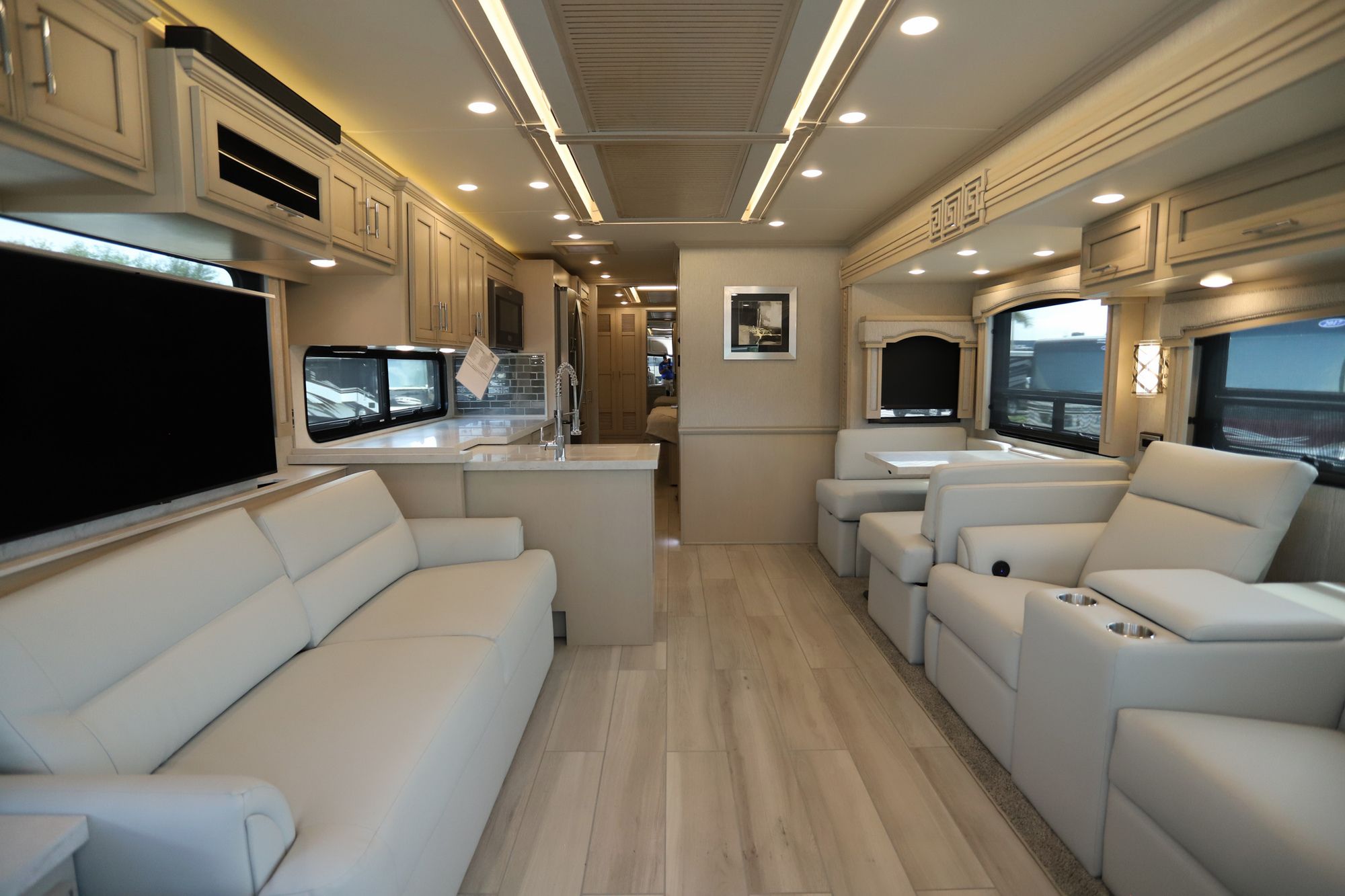 New 2022 Newmar Ventana 3717 Class A  For Sale