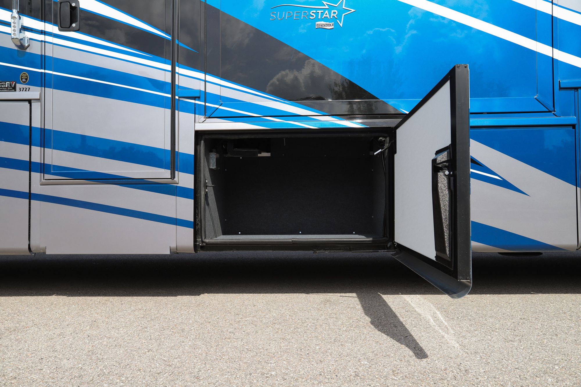 New 2022 Newmar Super Star 3727 Super C  For Sale