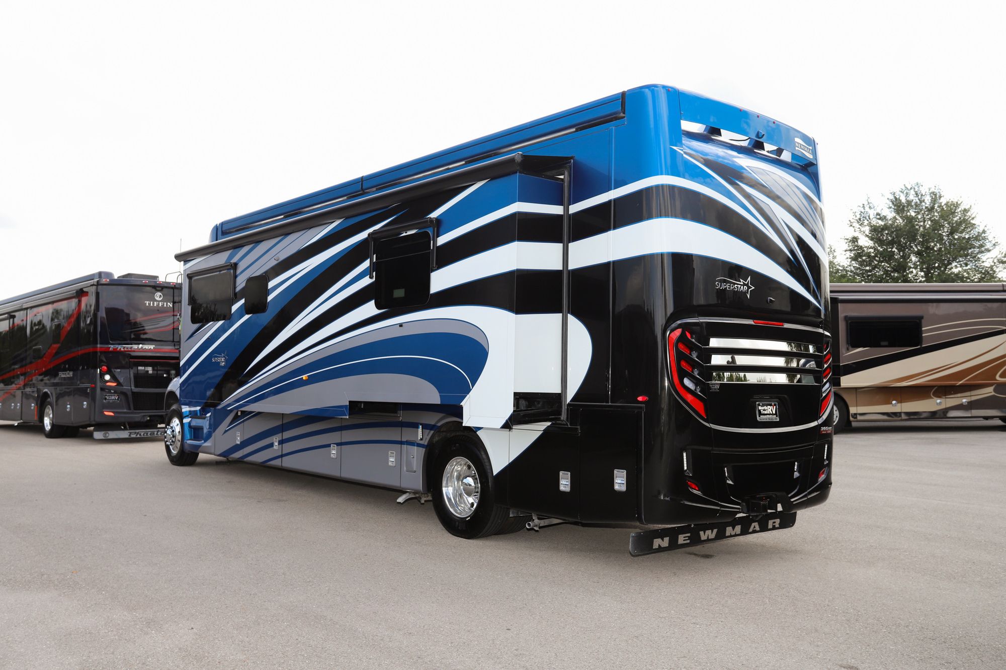 New 2022 Newmar Super Star 3727 Super C  For Sale