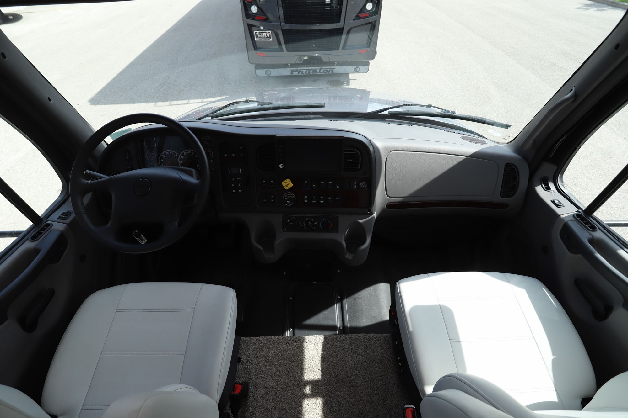 New 2022 Newmar Super Star 3727 Super C  For Sale