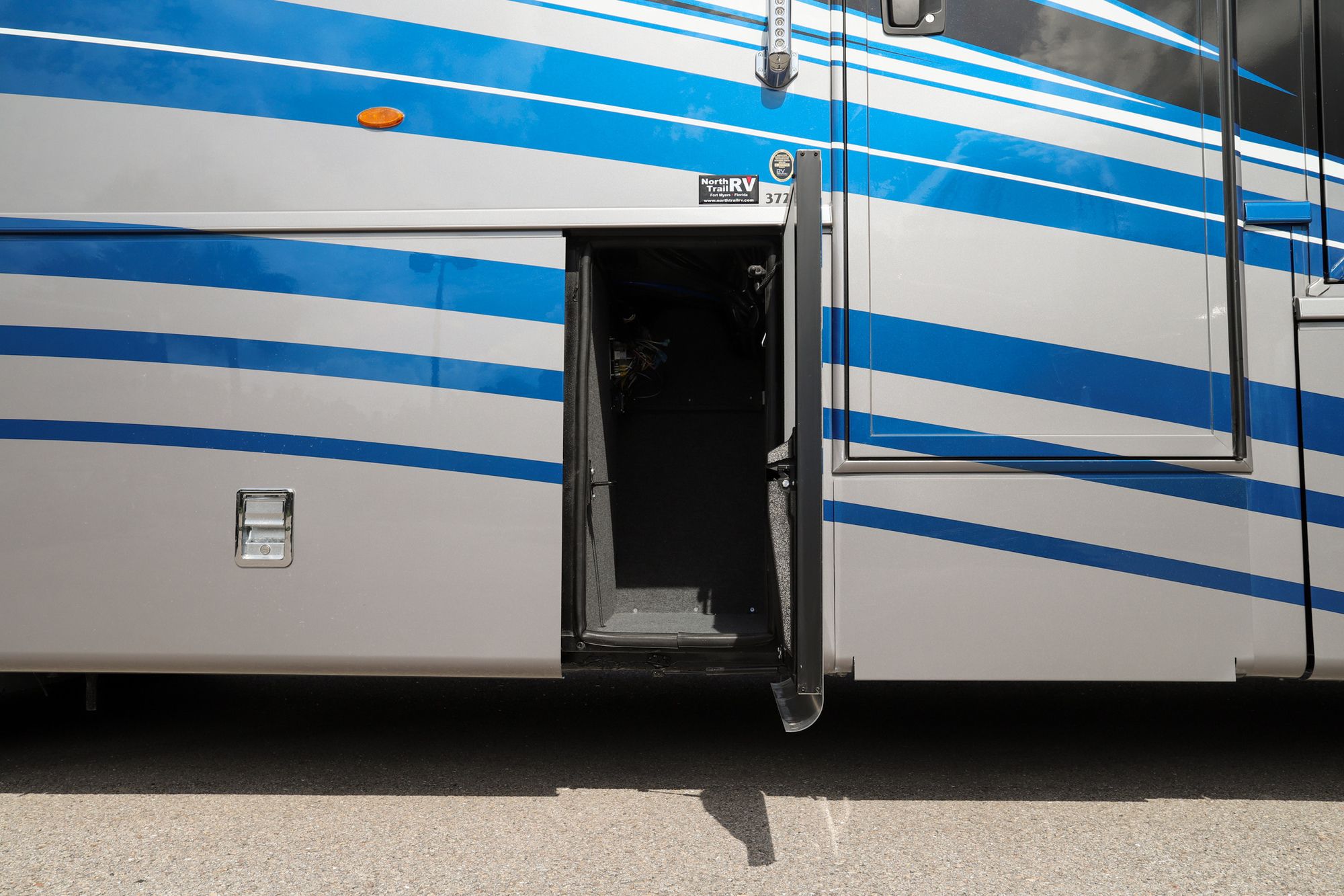 New 2022 Newmar Super Star 3727 Super C  For Sale