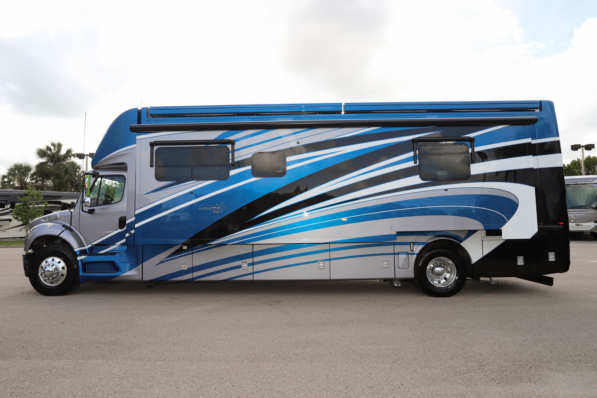 New 2022 Newmar Super Star 3727 Super C  For Sale