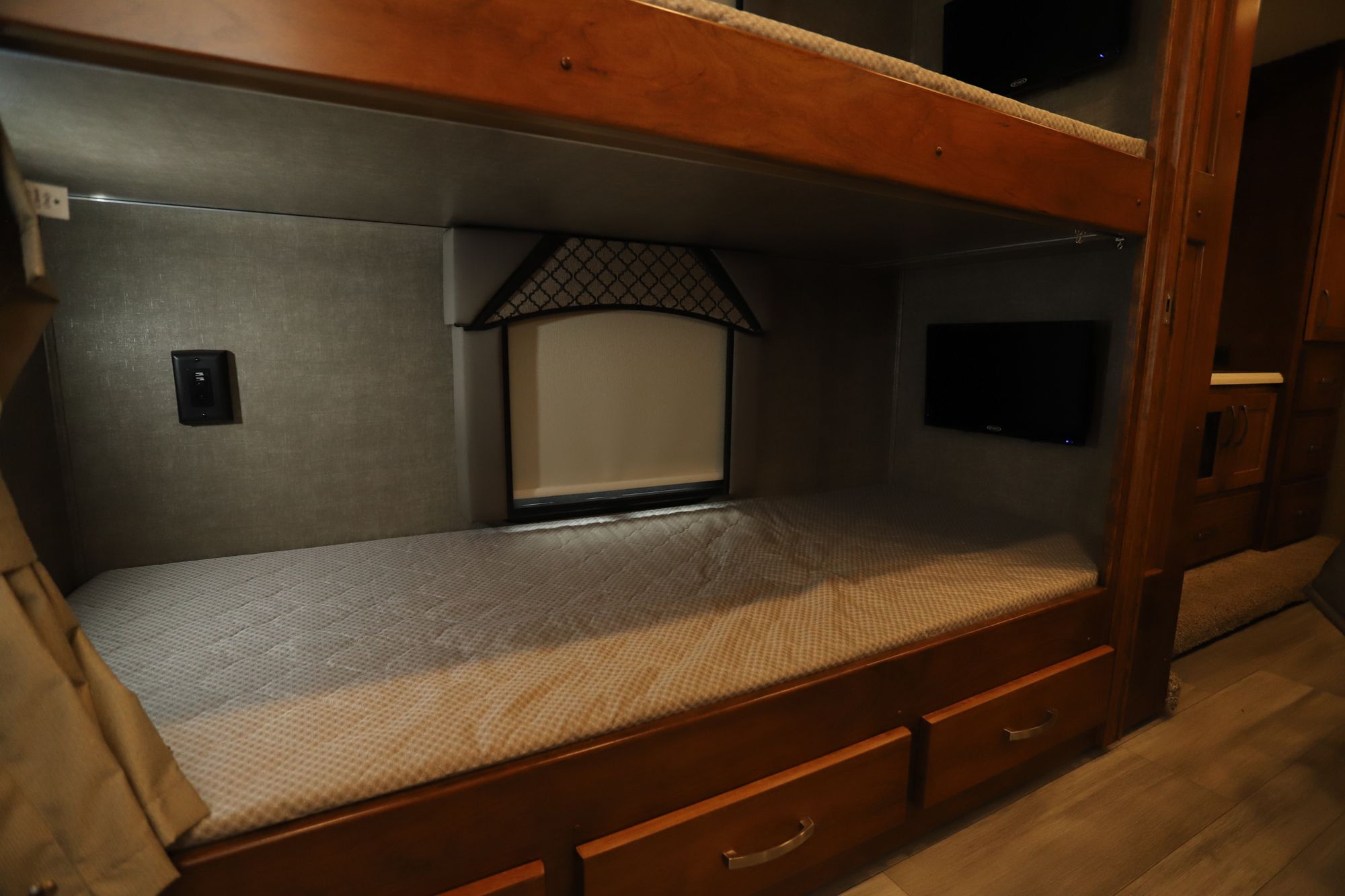 New 2022 Renegade Rv Valencia 38BB Super C  For Sale