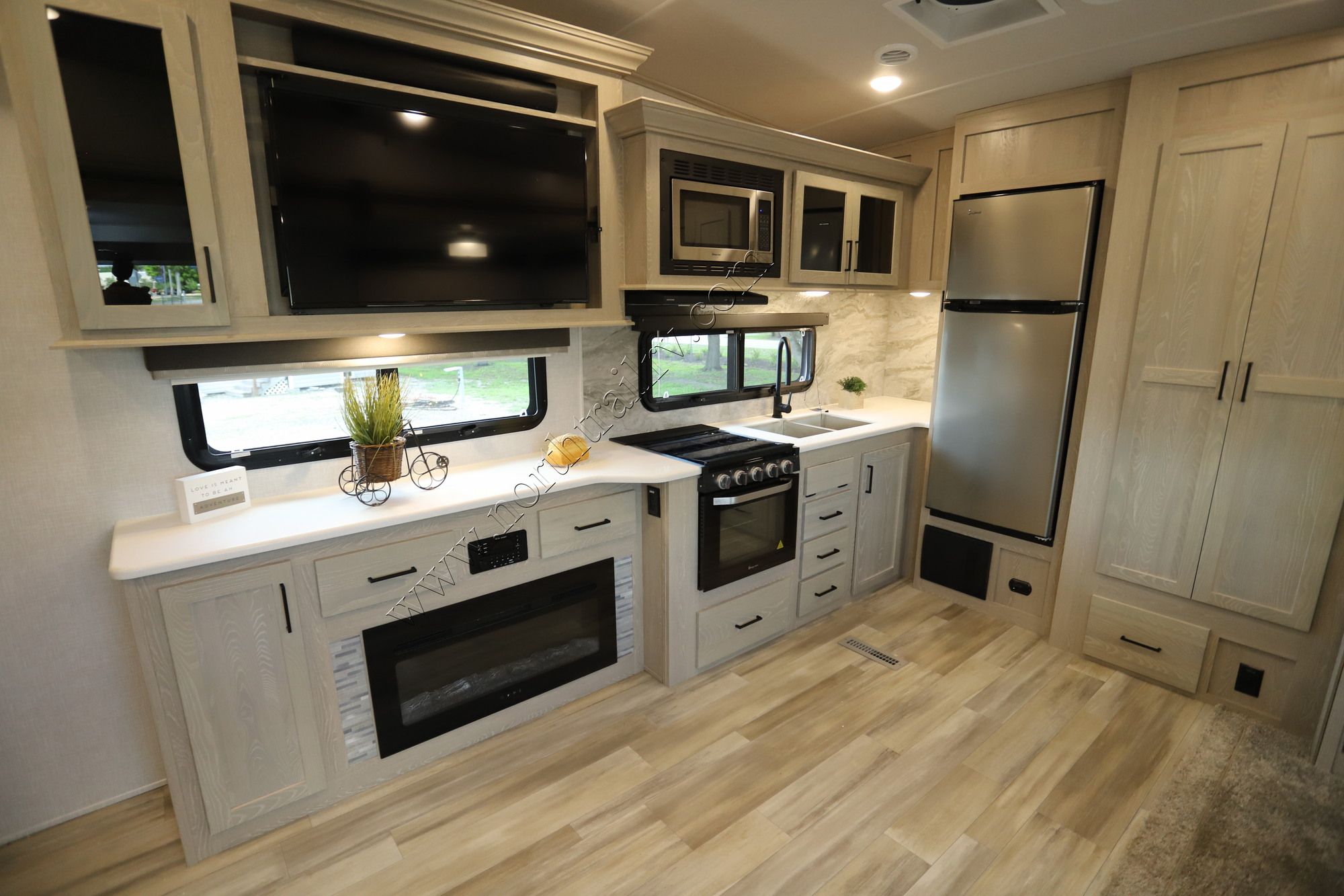 Used 2021 Rockwood Ultra Lite 2881S Fifth Wheel  For Sale