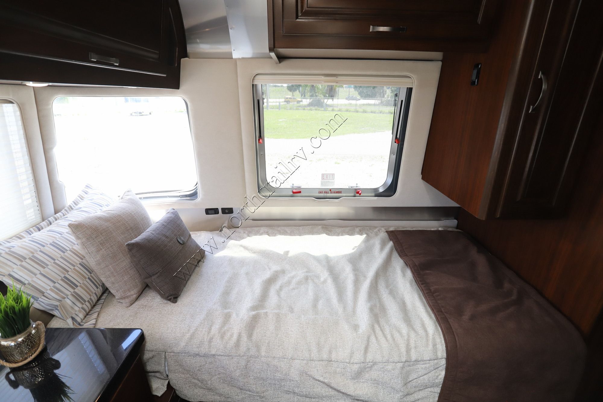 Used 2020 Airstream Classic 30 TWIN Travel Trailer  For Sale