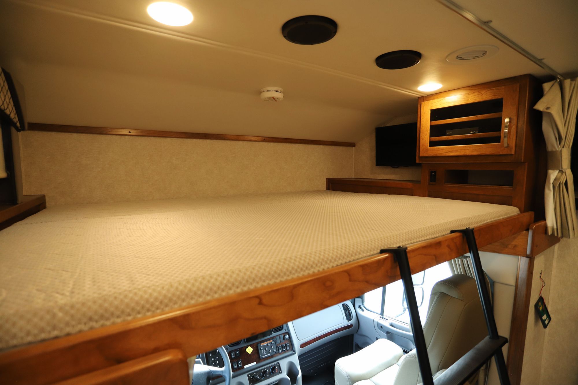 New 2022 Renegade Rv Valencia 38BB Super C  For Sale