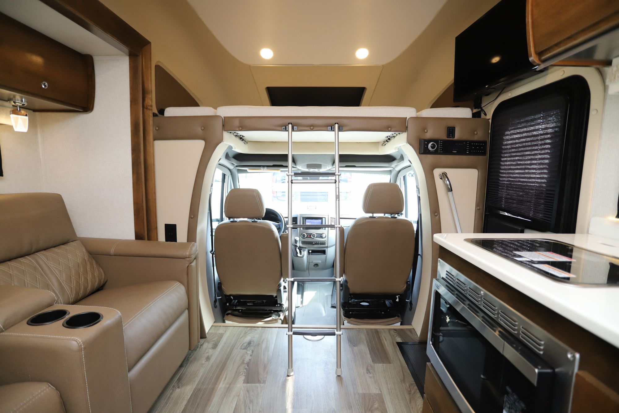 Used 2019 Tiffin Motor Homes Wayfarer 25QW Class C  For Sale