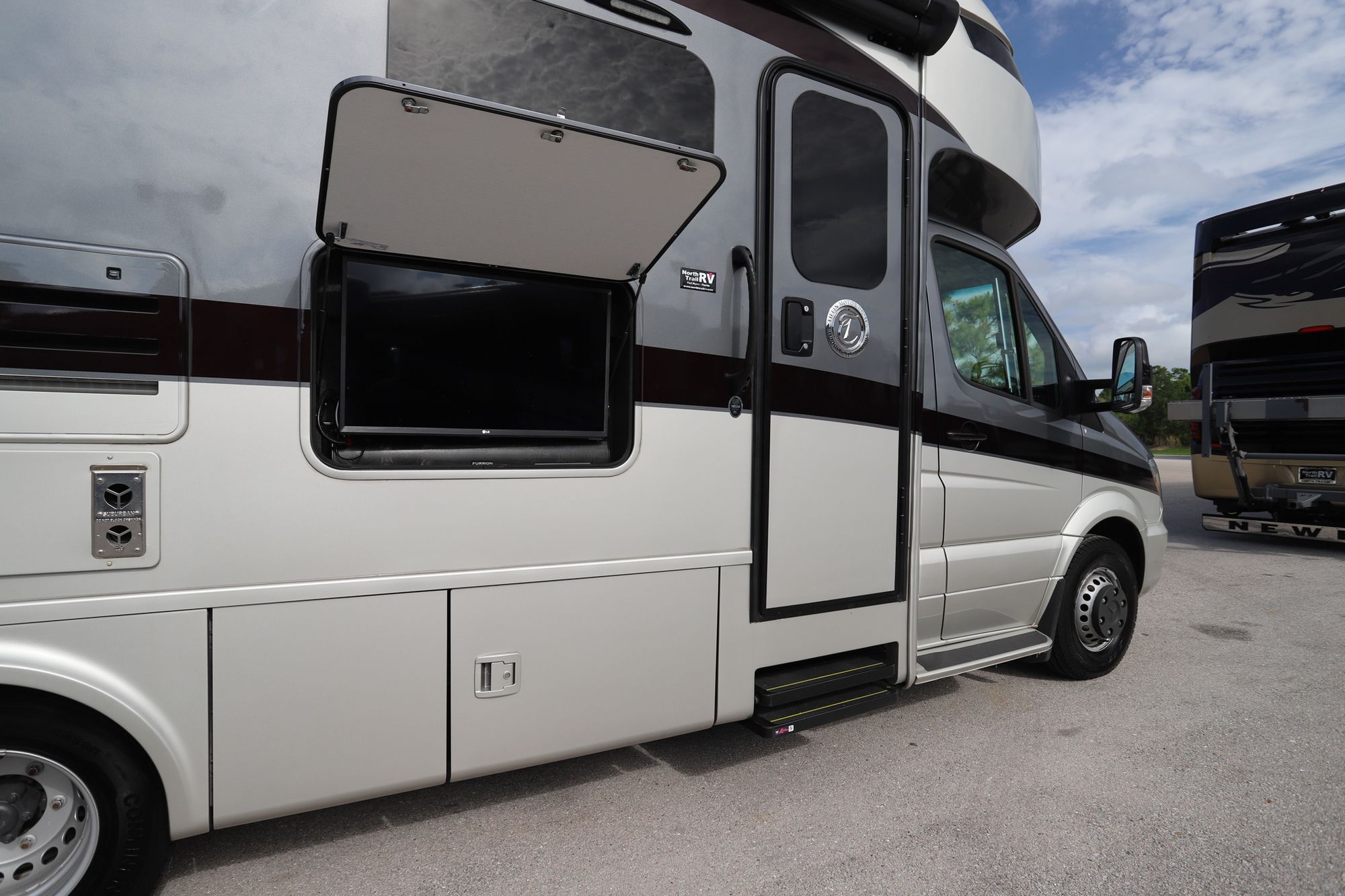 Used 2019 Tiffin Motor Homes Wayfarer 25QW Class C  For Sale