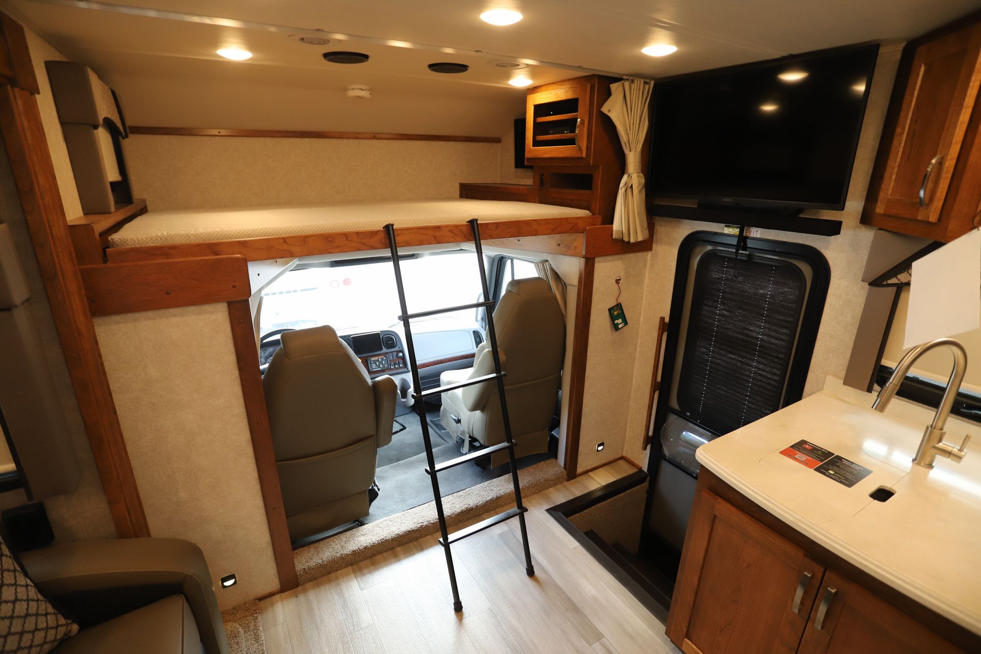 New 2022 Renegade Rv Valencia 38BB Super C  For Sale