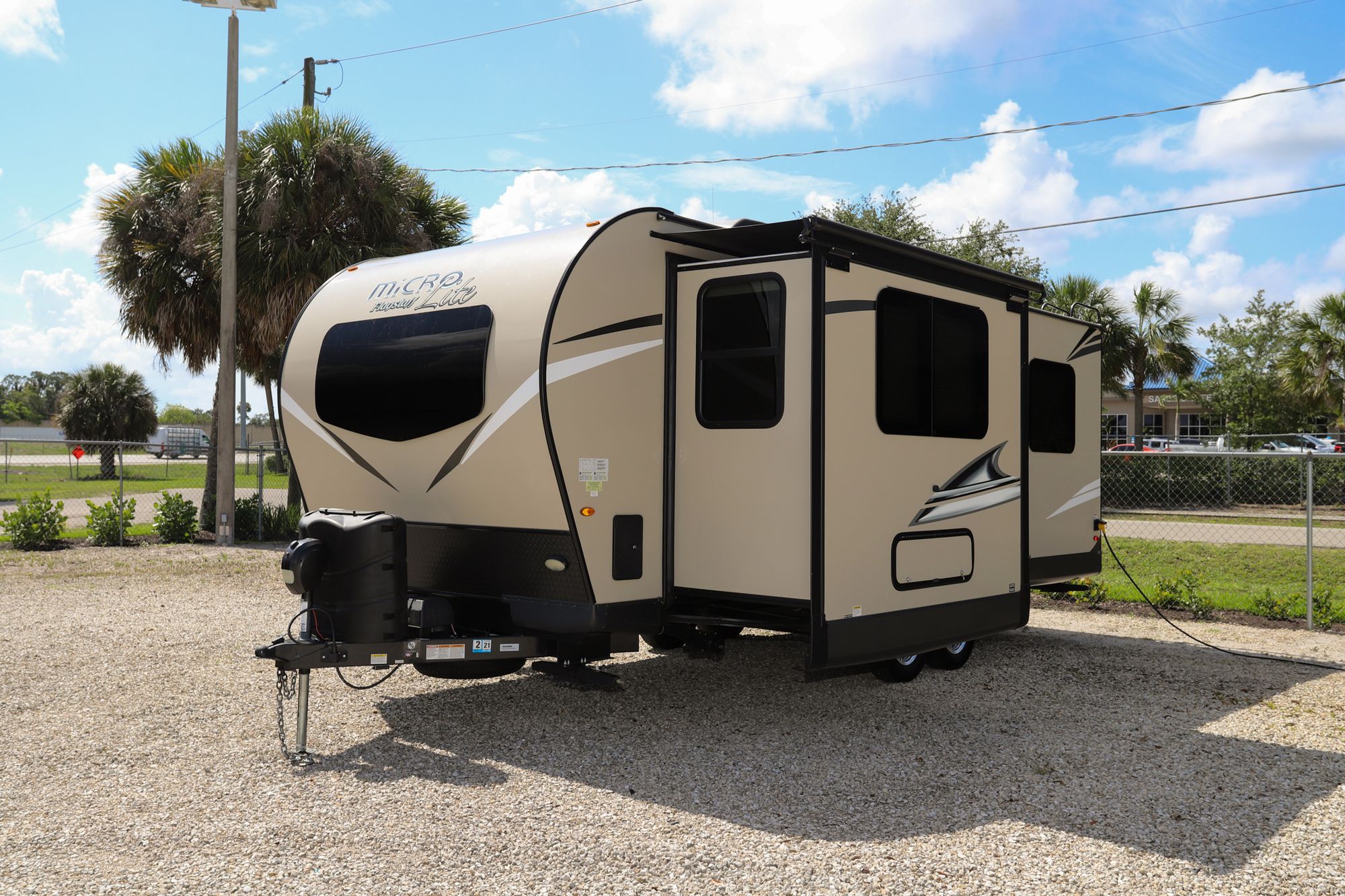 Used 2020 Forest River Flagstaff 25FKS Travel Trailer  For Sale