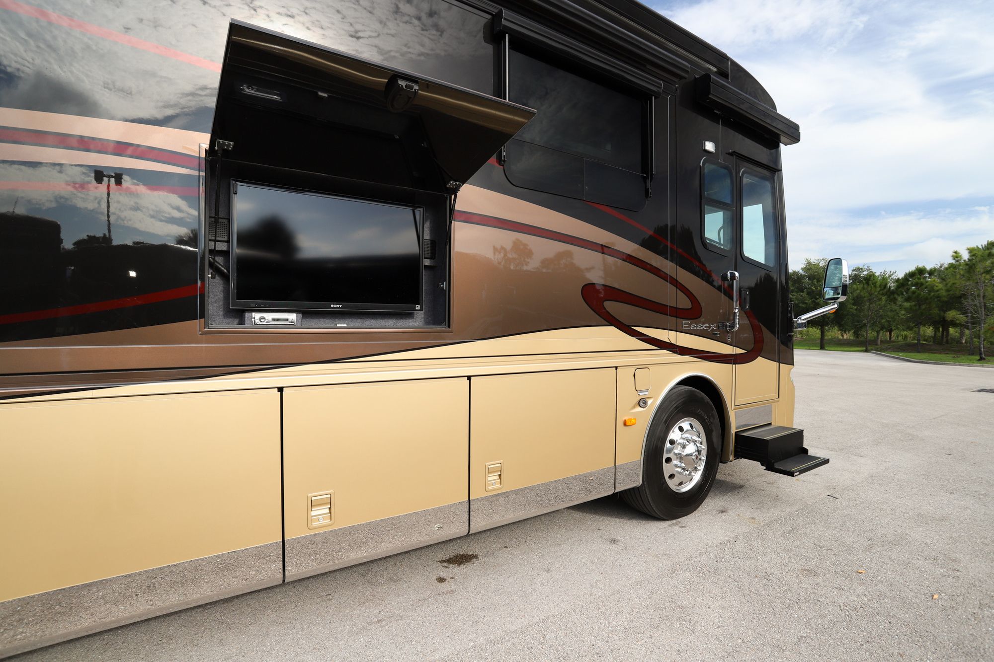 Used 2014 Newmar Essex 4553 Class A  For Sale