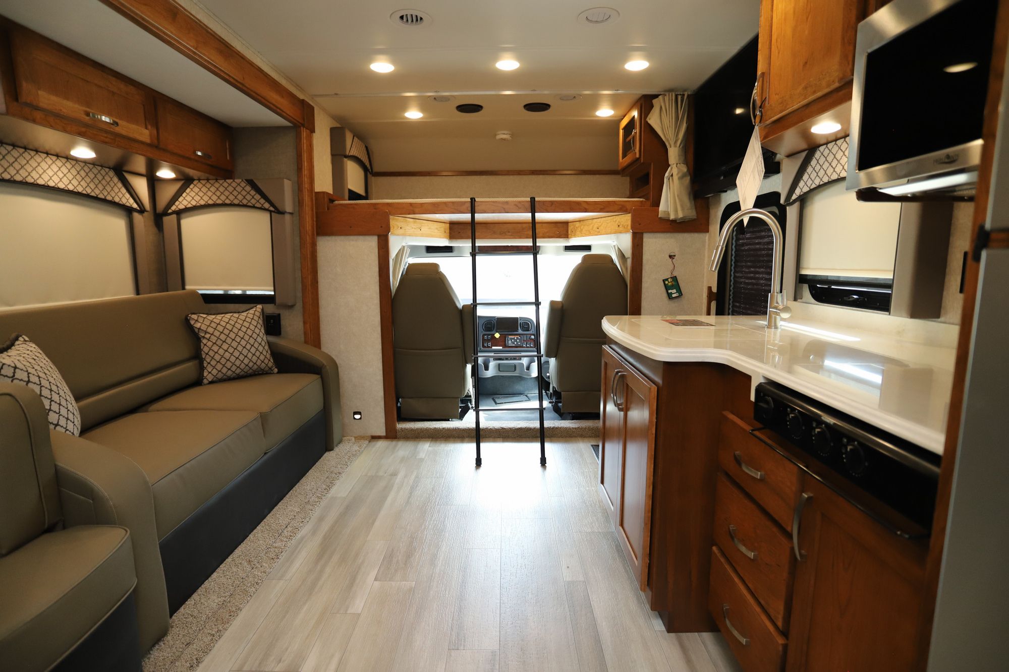 New 2022 Renegade Rv Valencia 38BB Super C  For Sale